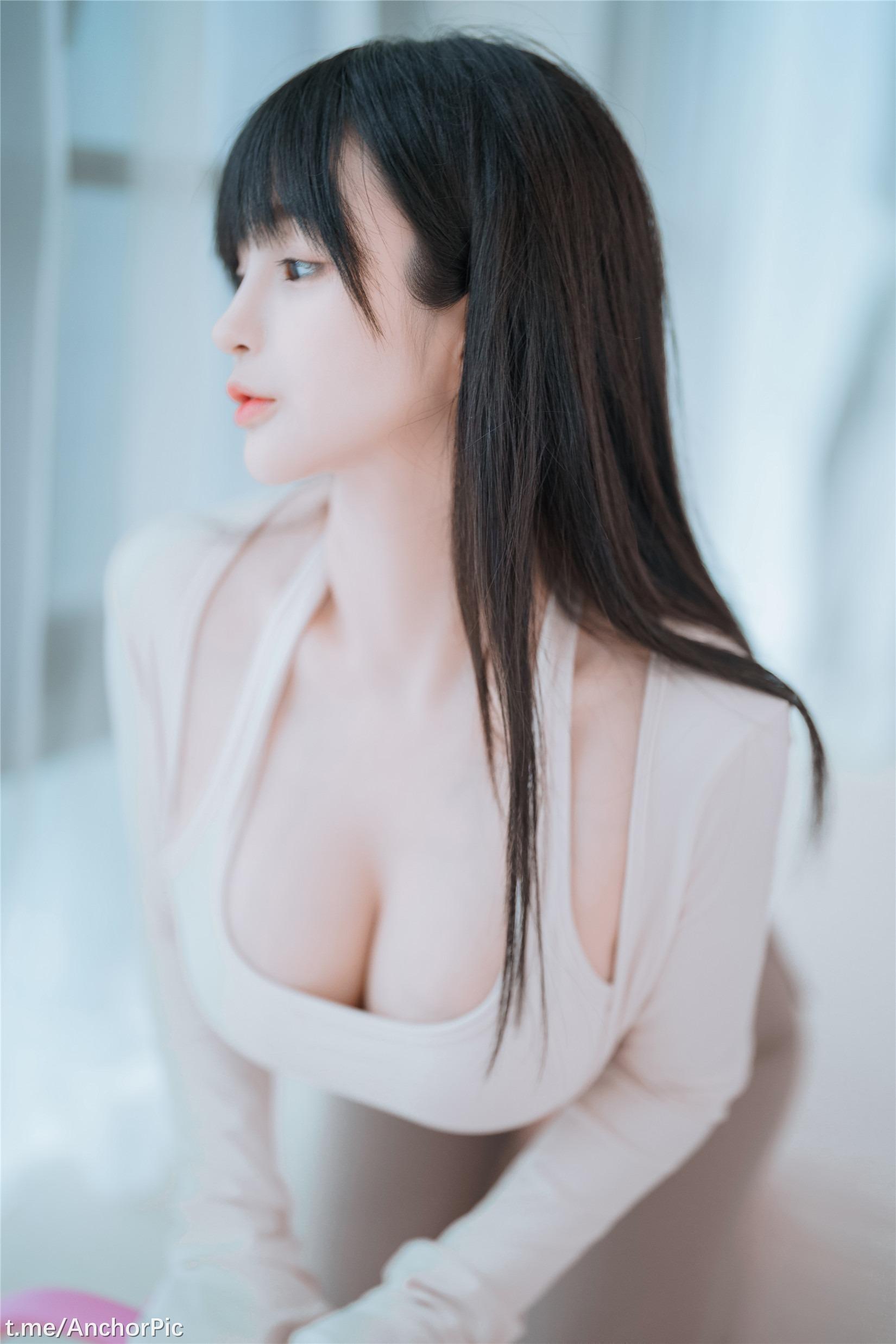 Sakurai Ningning - Yoga Sister 111P