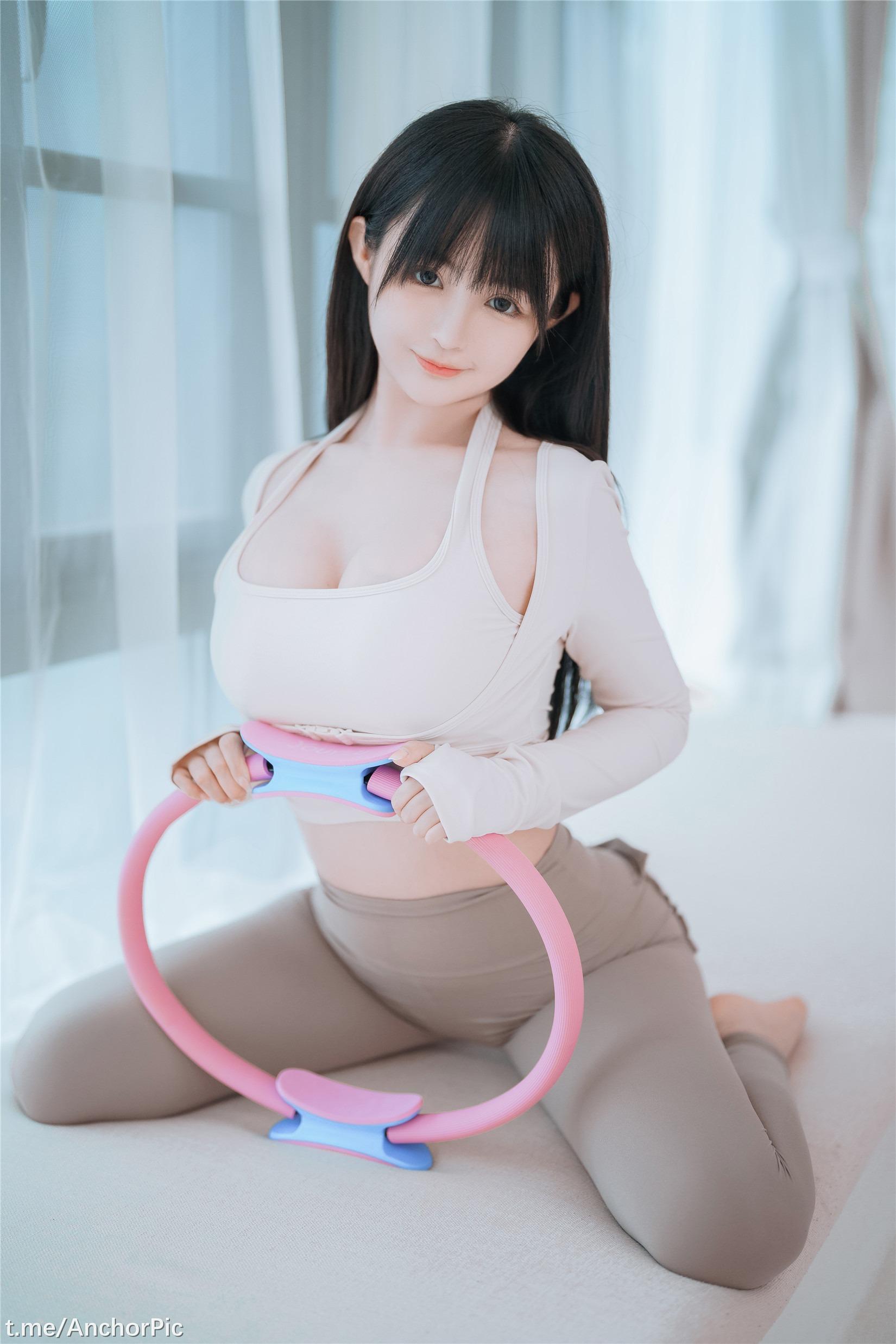 Sakurai Ningning - Yoga Sister 111P