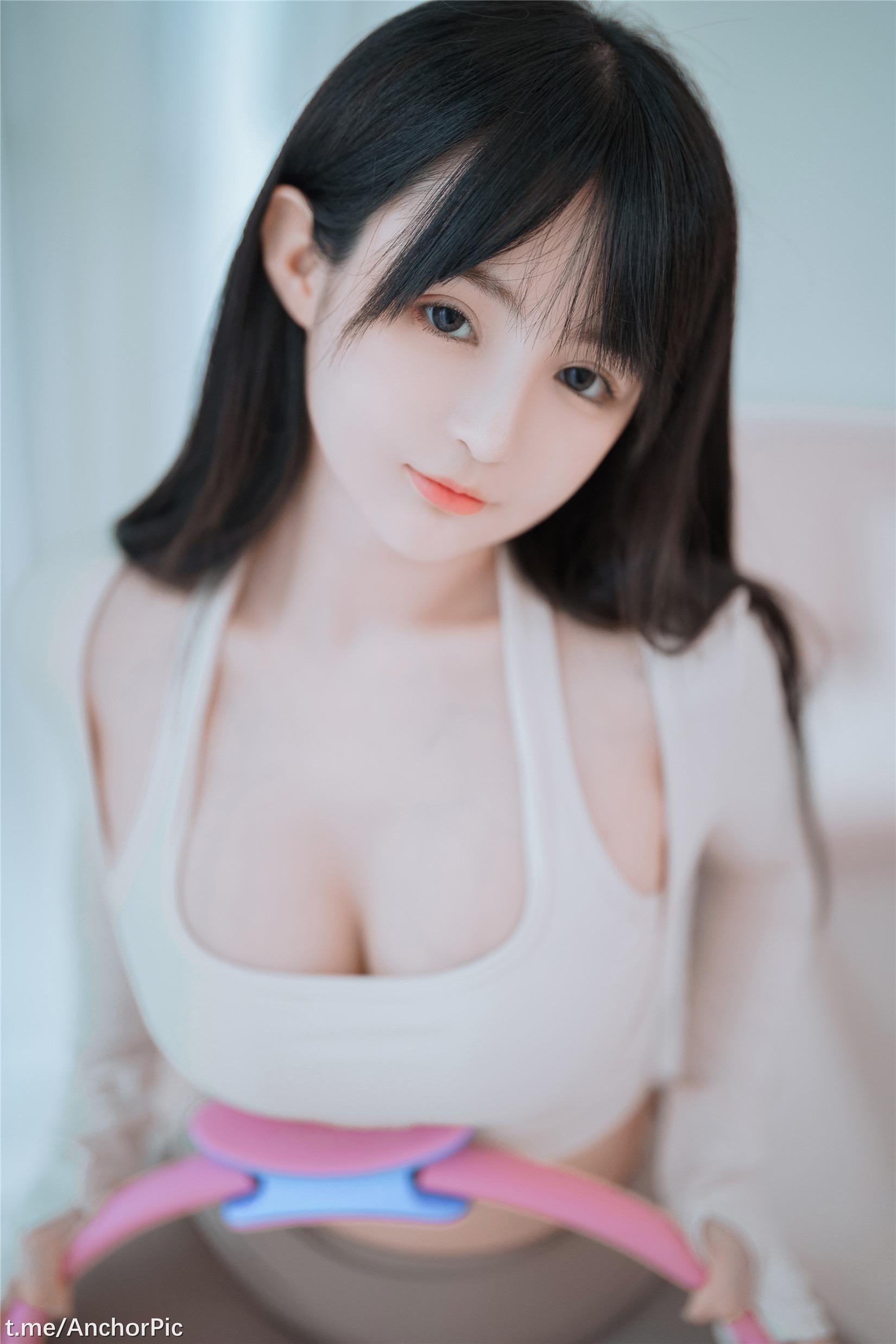 Sakurai Ningning - Yoga Sister 111P