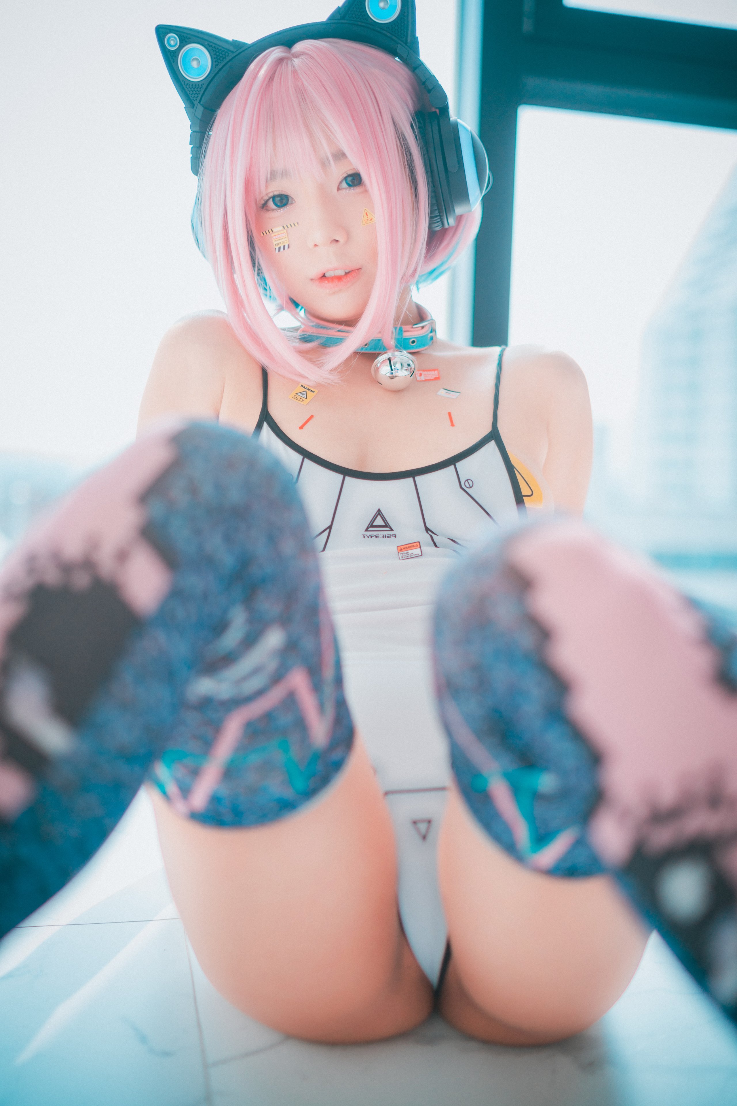 DJAWA Photo - Maruemon - Caution Girl vs Athletic Girl