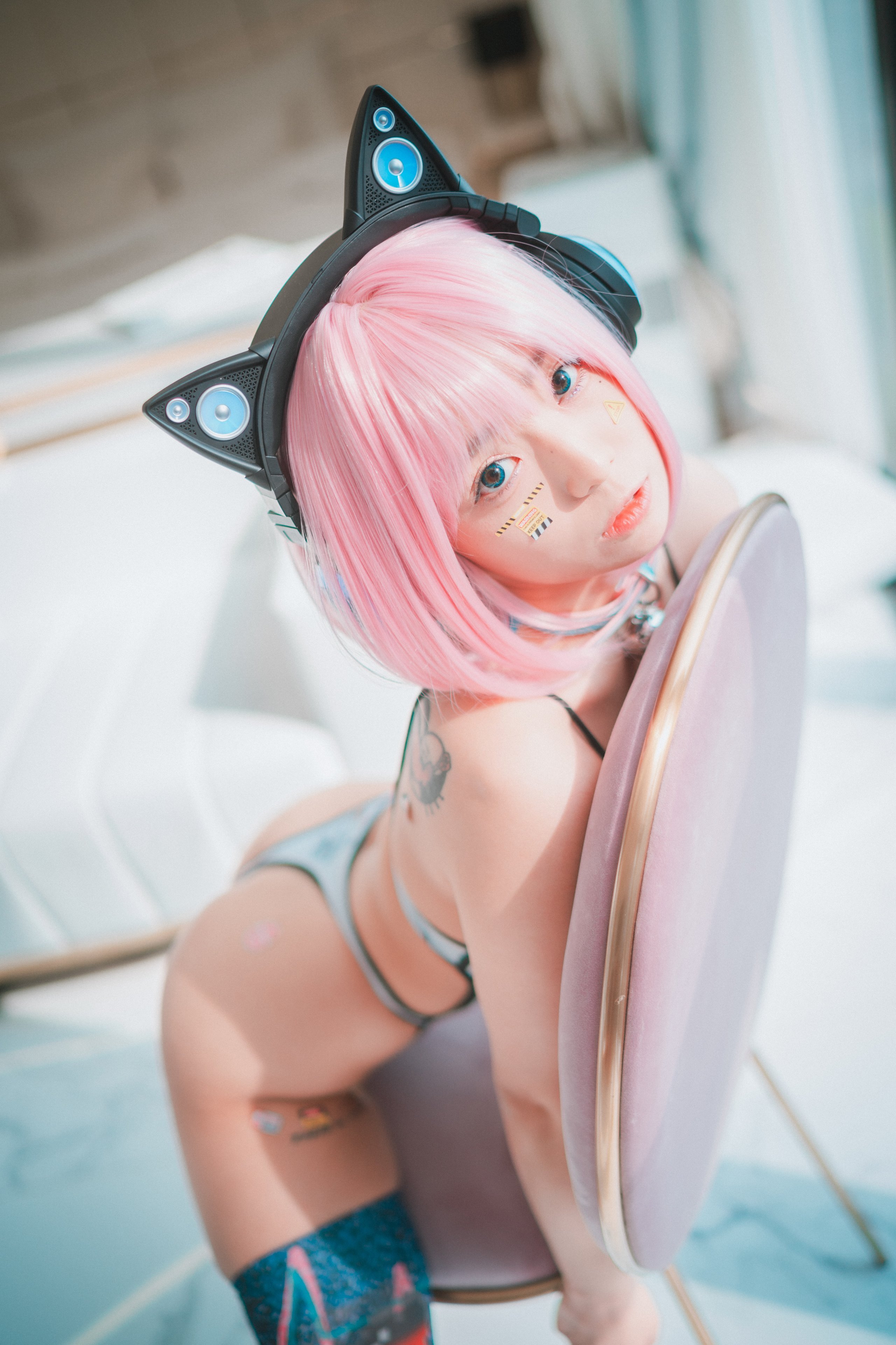 DJAWA Photo - Maruemon - Caution Girl vs Athletic Girl
