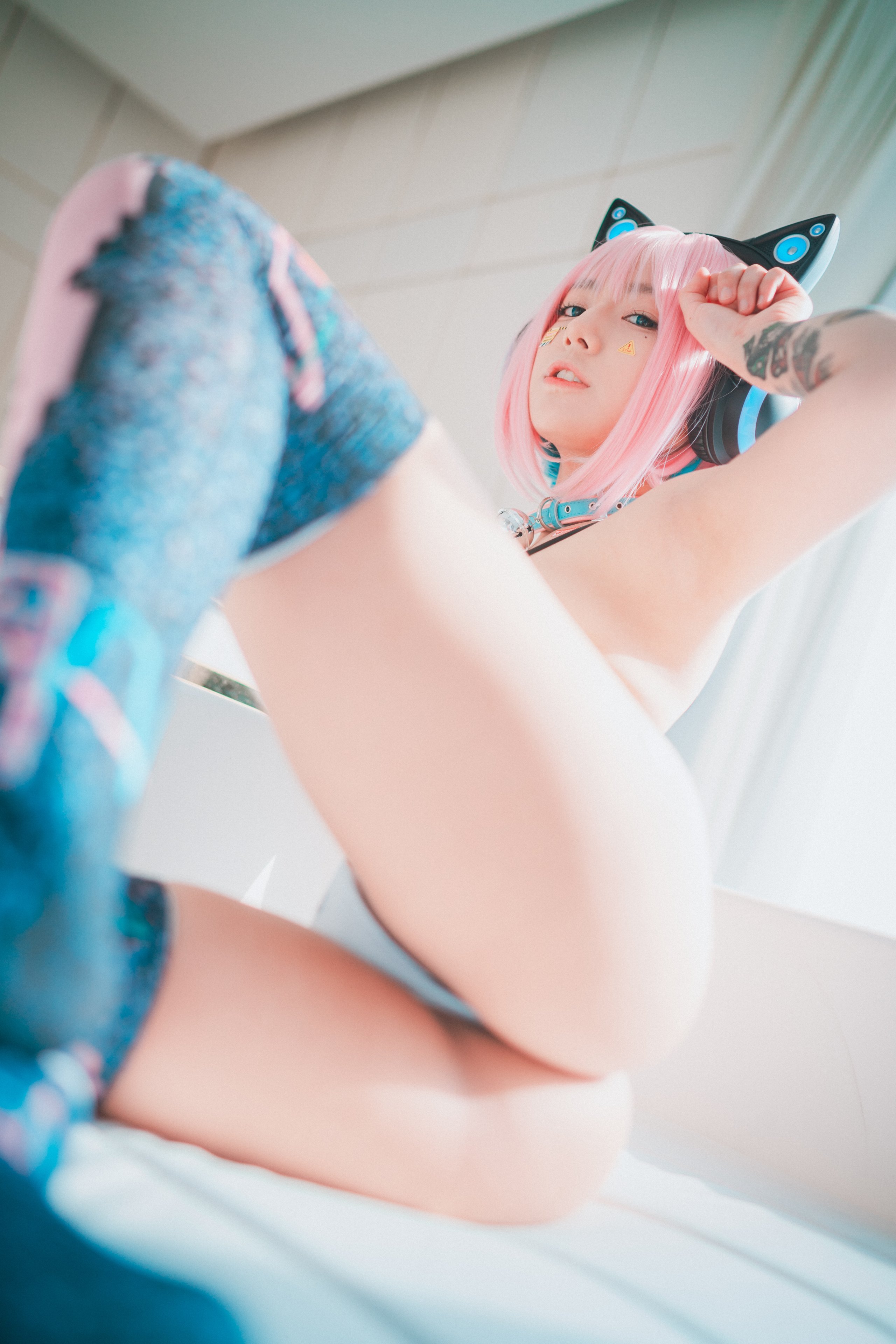 DJAWA Photo - Maruemon (마루에몽) - Cô Gái Cẩn Thận vs Cô Gái Thể Thao