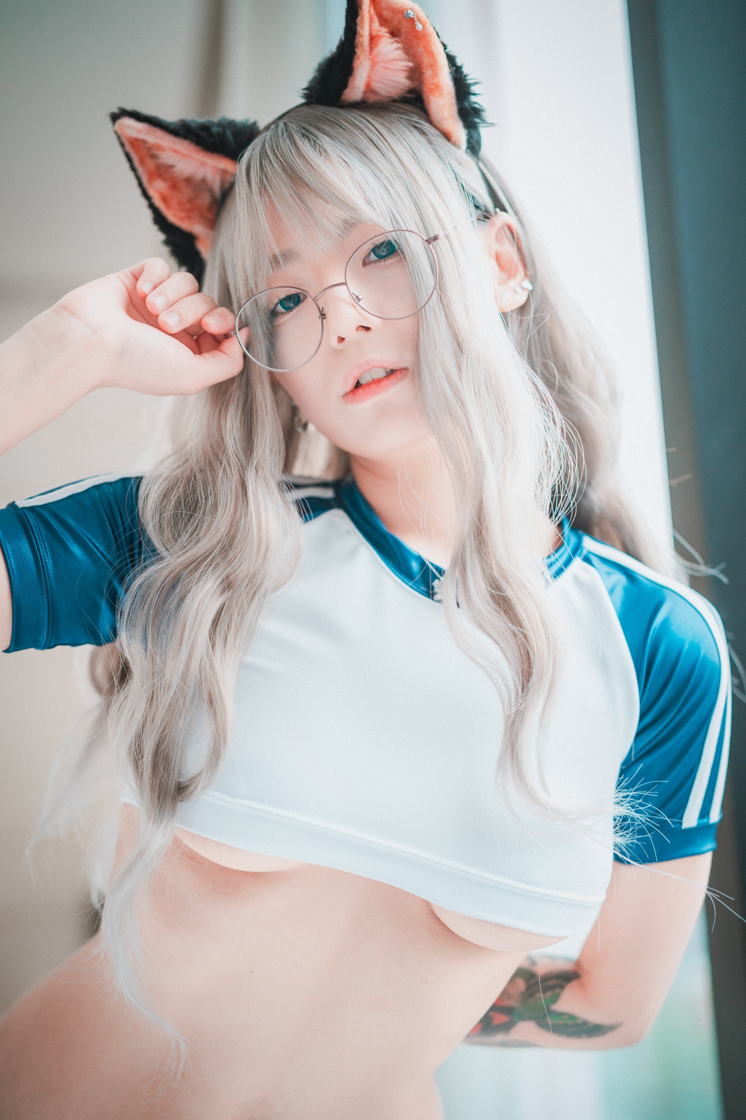 DJAWA Photo - Maruemon (마루에몽) - Cô Gái Cẩn Thận vs Cô Gái Thể Thao