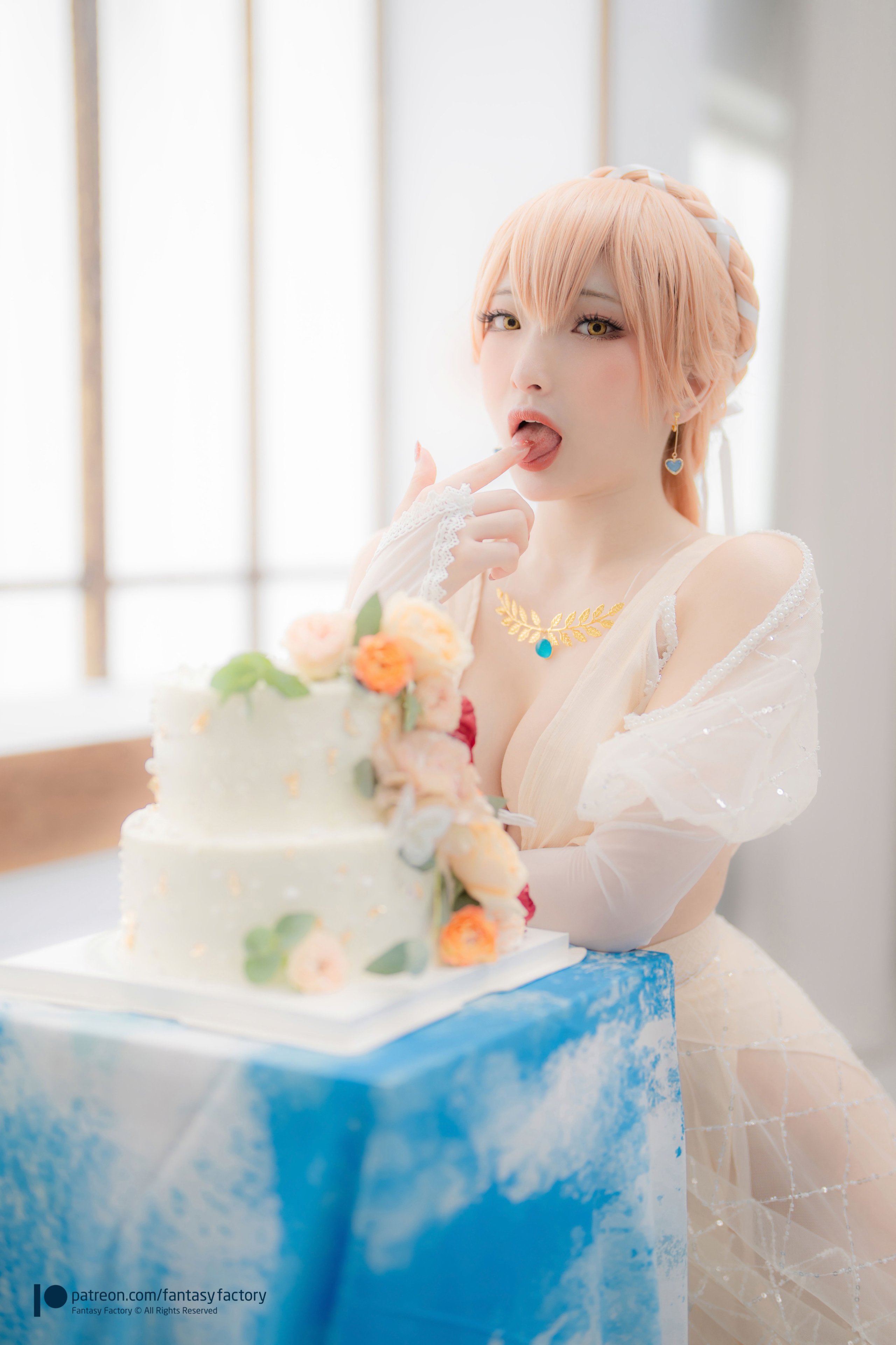 ファンタジー ファクトリー] オツ-14 ウェディングドレス