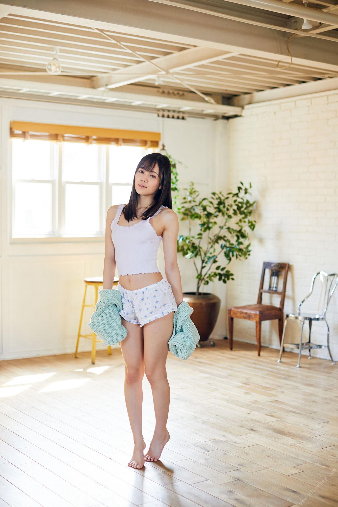 涼森れむ 世界一美しいヘアヌード レッド Ver. FRIDAY デジタル写真集 90P