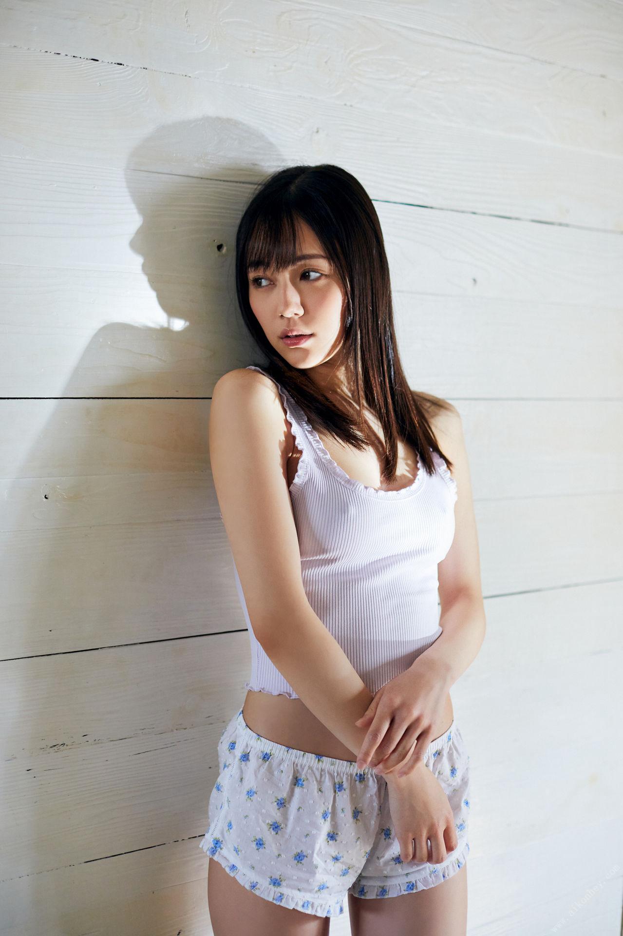 涼森れむ 世界一美しいヘアヌード レッド Ver. FRIDAY デジタル写真集 90P