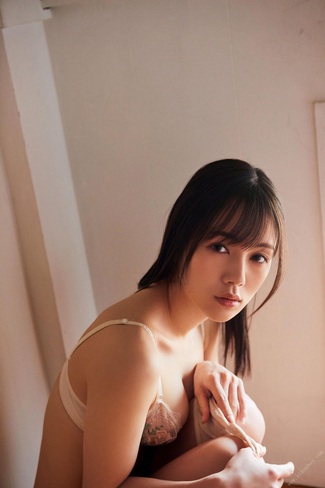 Red ver. FRIDAY Photo Collection 90P