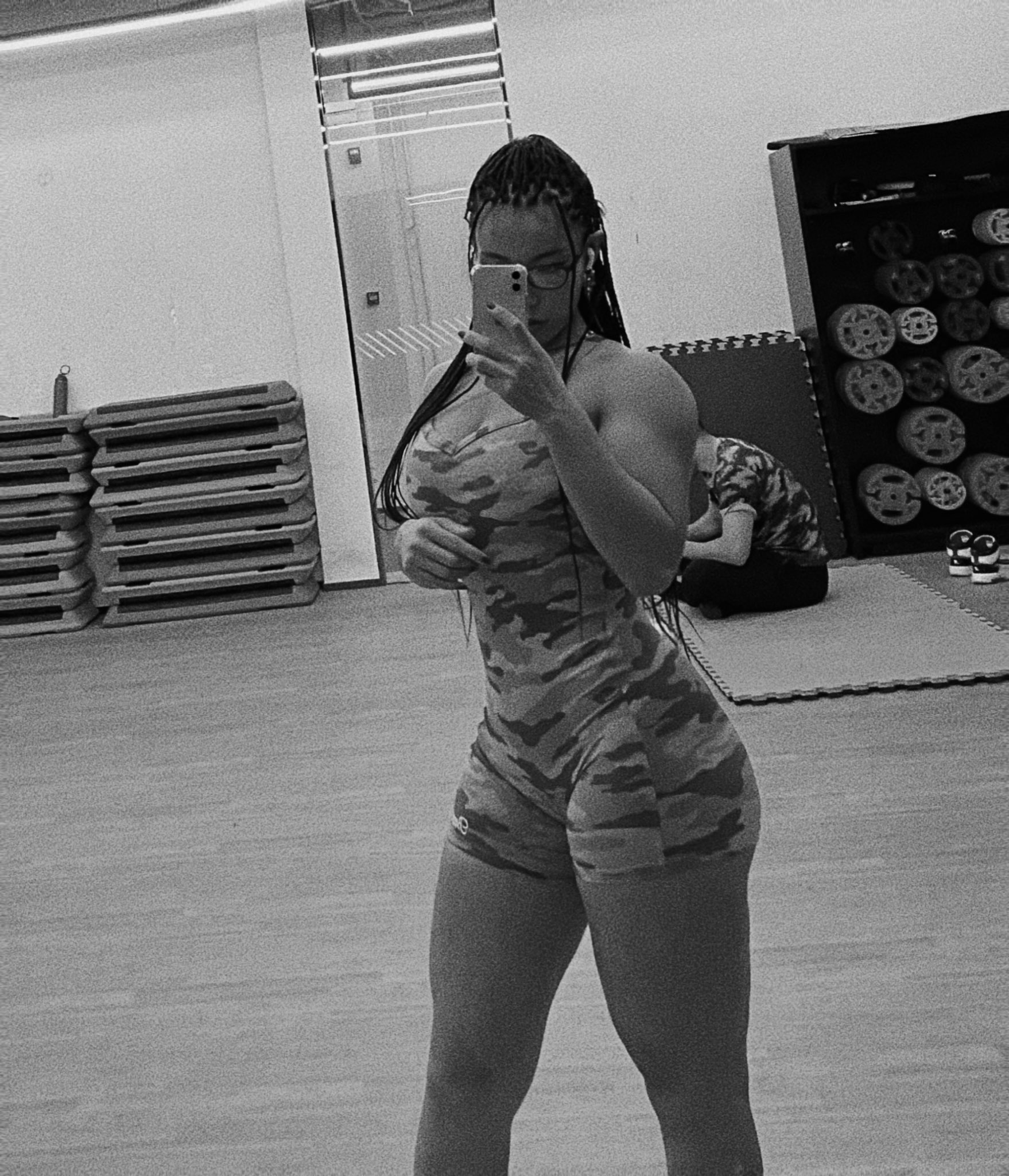 Phiên bản Trung Quốc của Kardashian! Netizen nổi tiếng trên Twitter và Douyin, nữ hoàng tập gym (Hạ Thiên) dấn thân với ảnh tự chụp không đứng đắn bị rò rỉ, lộ cơ thể nude, tập gym nude, nhảy nude, thân hình vô đối!