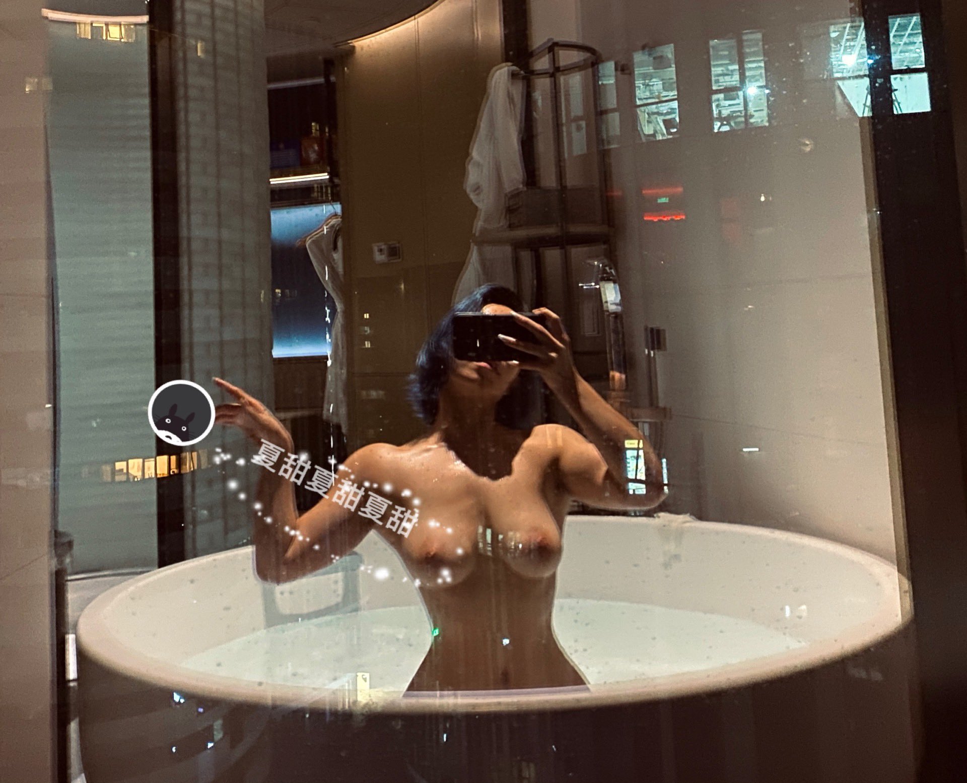 Phiên bản Trung Quốc của Kardashian! Netizen nổi tiếng trên Twitter và Douyin, nữ hoàng tập gym (Hạ Thiên) dấn thân với ảnh tự chụp không đứng đắn bị rò rỉ, lộ cơ thể nude, tập gym nude, nhảy nude, thân hình vô đối!