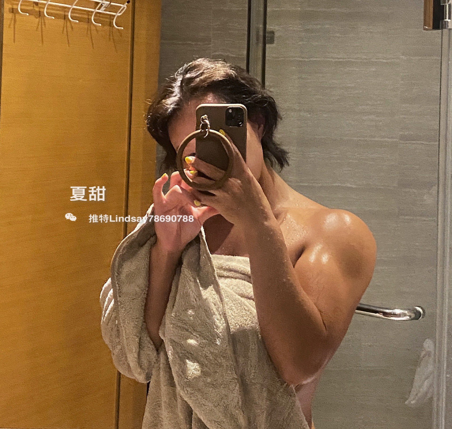 Chinese version of Kardashian! Twitter Tiktok, a popular fitness queen (Xia Tian), goes to the sea to take a self portrait, revealing her naked body, fitness and dancing