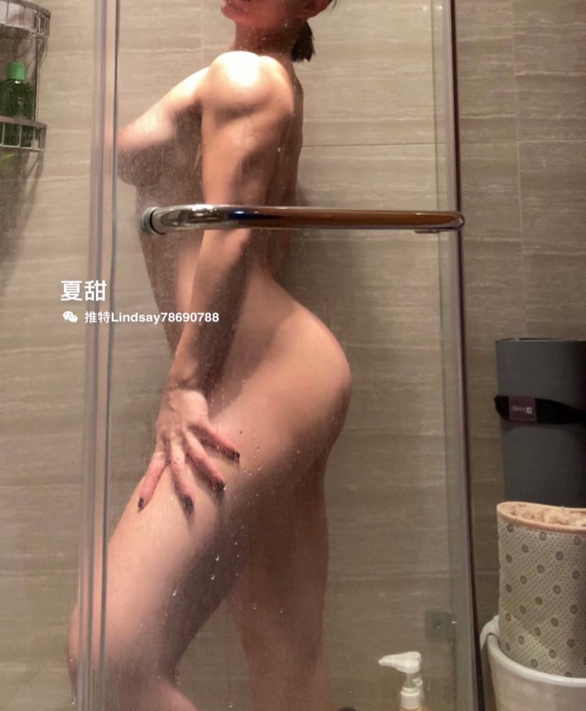 Chinese version of Kardashian! Twitter Tiktok, a popular fitness queen (Xia Tian), goes to the sea to take a self portrait, revealing her naked body, fitness and dancing