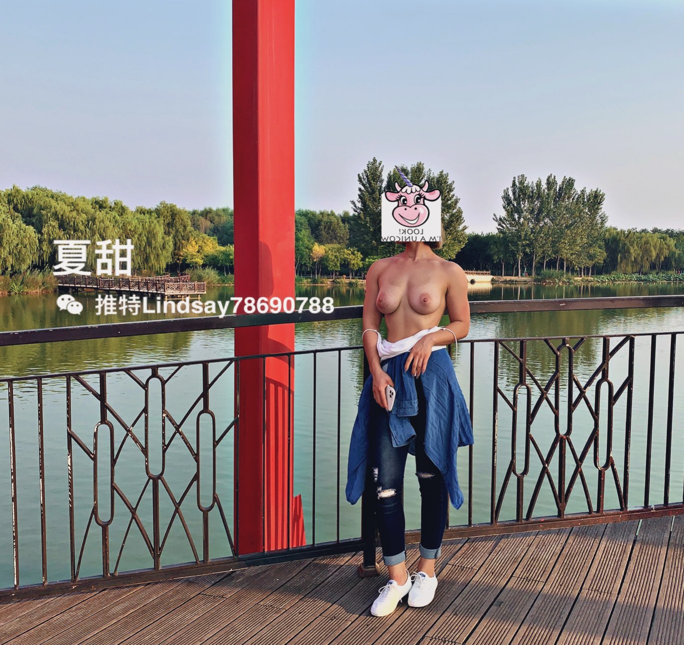 Chinese version of Kardashian! Twitter Tiktok, a popular fitness queen (Xia Tian), goes to the sea to take a self portrait, revealing her naked body, fitness and dancing
