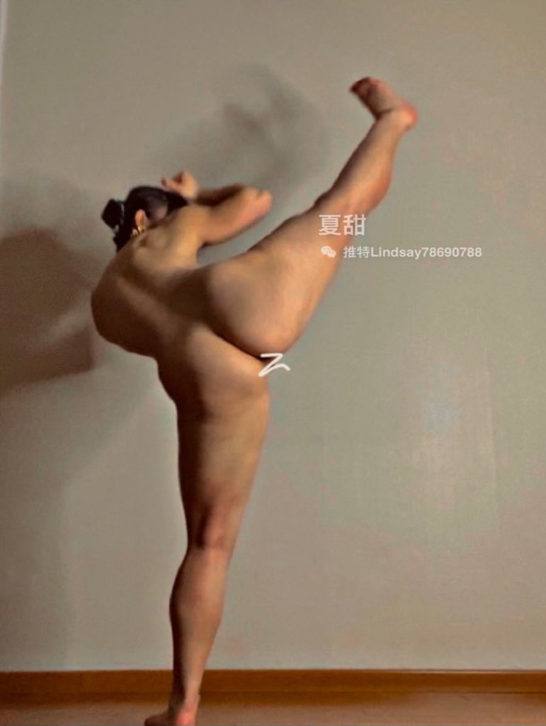 Chinese version of Kardashian! Twitter Tiktok, a popular fitness queen (Xia Tian), goes to the sea to take a self portrait, revealing her naked body, fitness and dancing