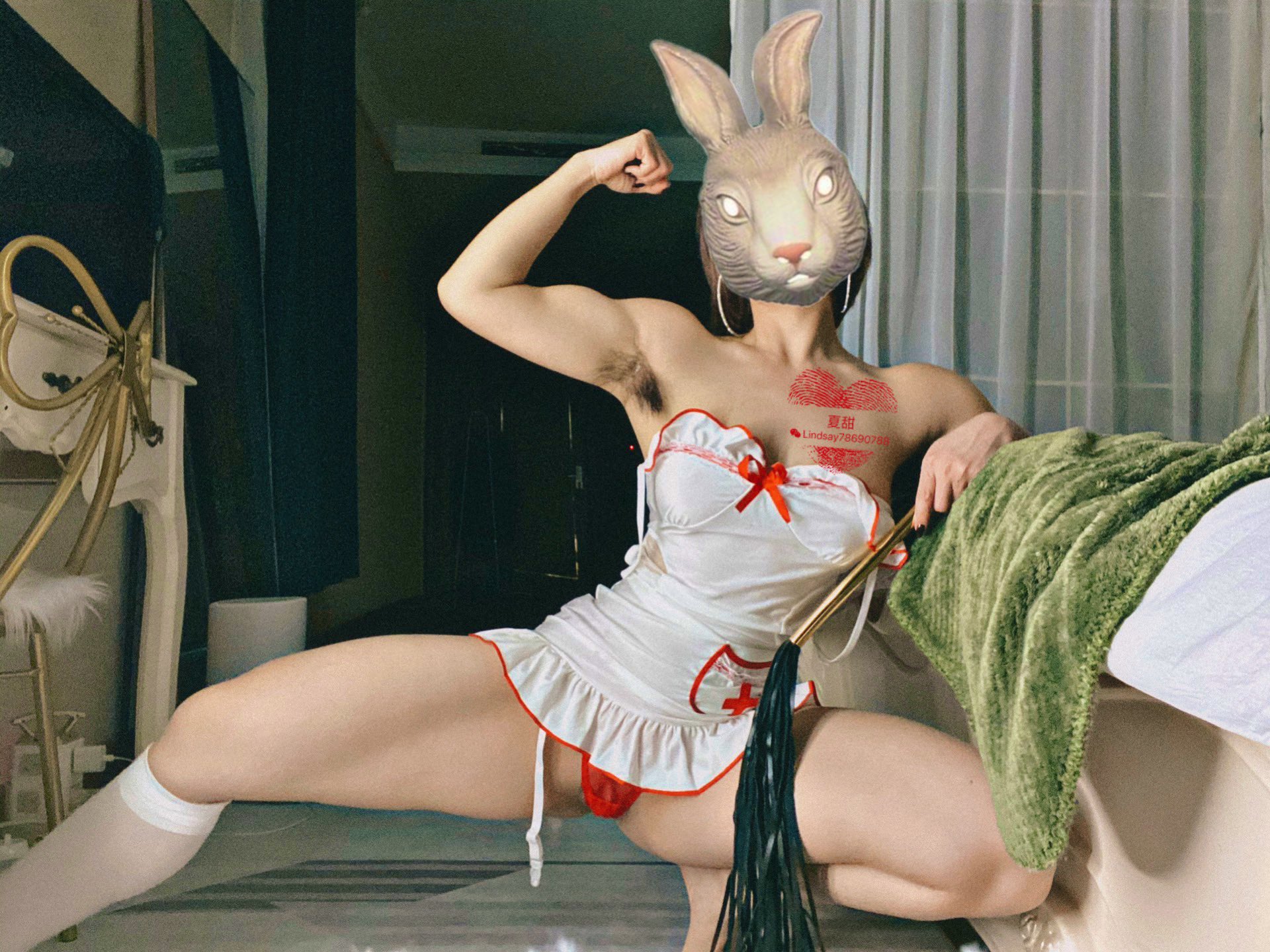 Chinese version of Kardashian! Twitter Tiktok, a popular fitness queen (Xia Tian), goes to the sea to take a self portrait, revealing her naked body, fitness and dancing
