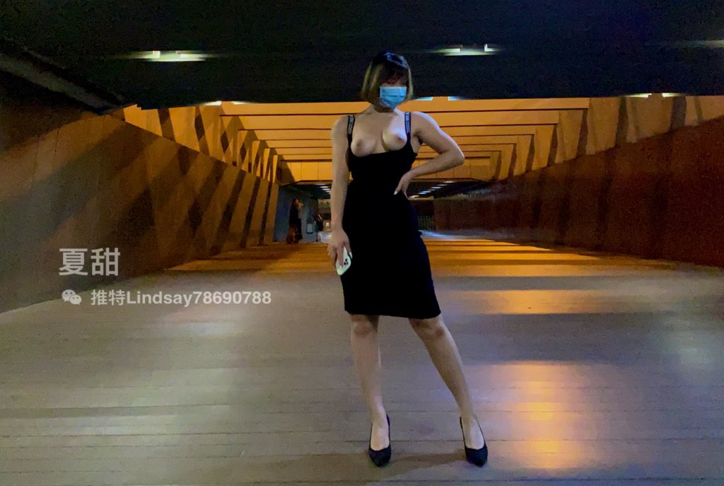 Chinese version of Kardashian! Twitter Tiktok, a popular fitness queen (Xia Tian), goes to the sea to take a self portrait, revealing her naked body, fitness and dancing