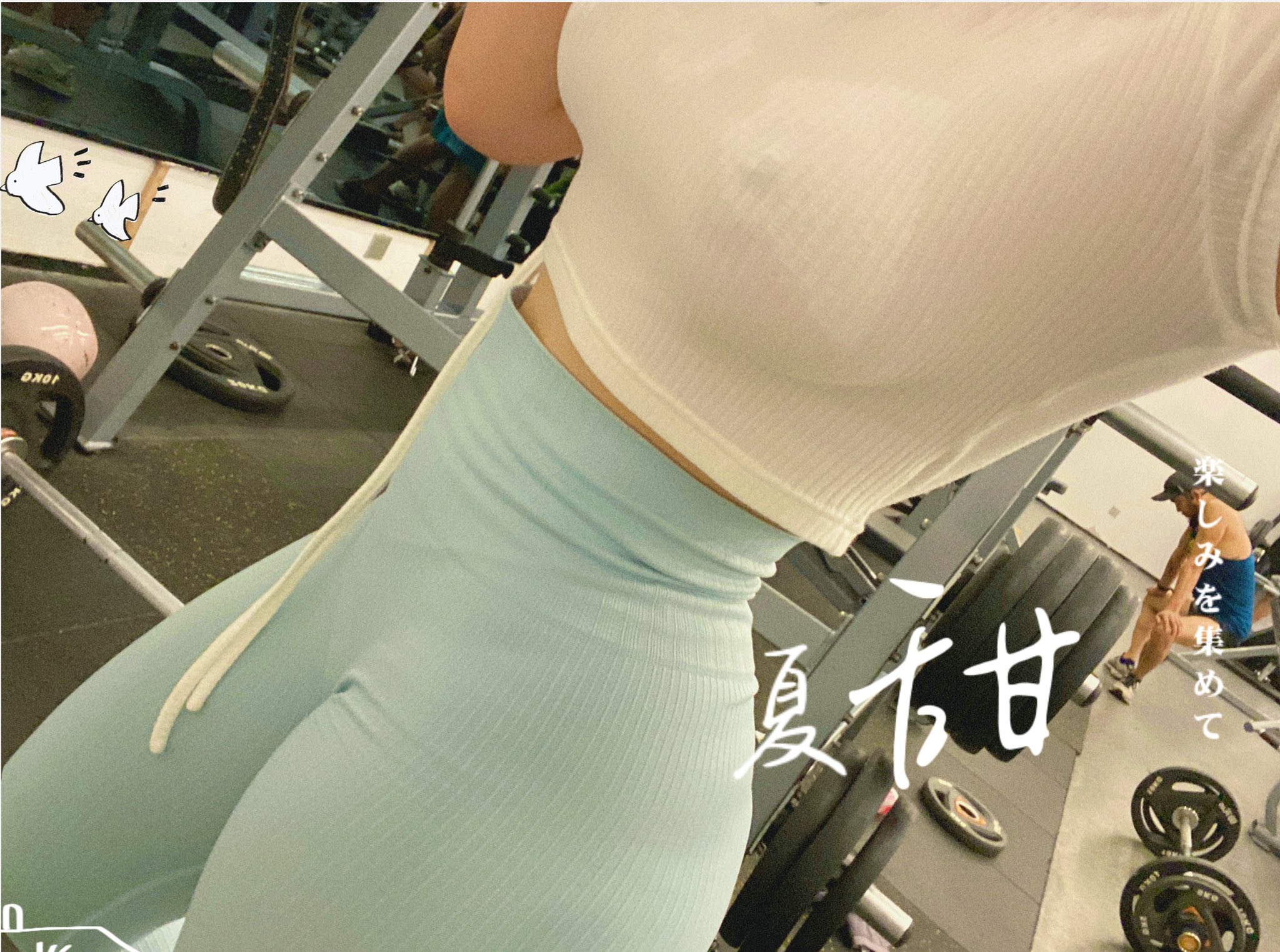 Chinese version of Kardashian! Twitter Tiktok, a popular fitness queen (Xia Tian), goes to the sea to take a self portrait, revealing her naked body, fitness and dancing