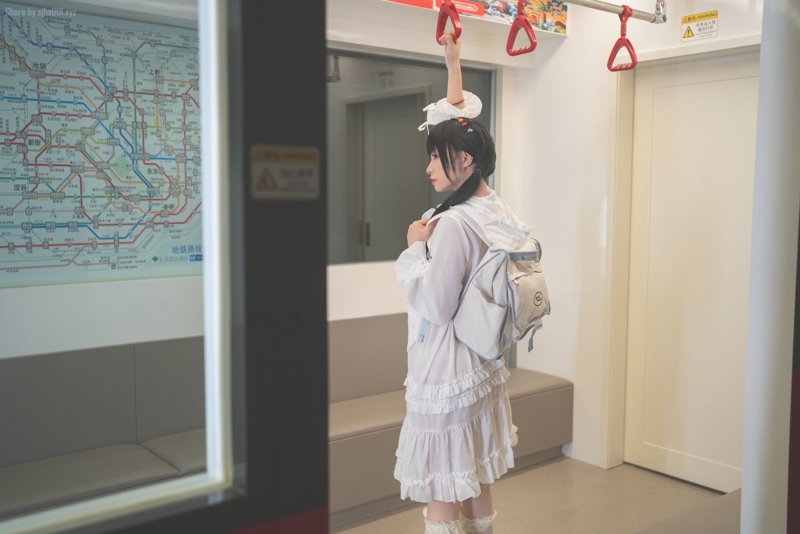 Explosive Machine Girl Meow Xiao Ji: Late Night Subway