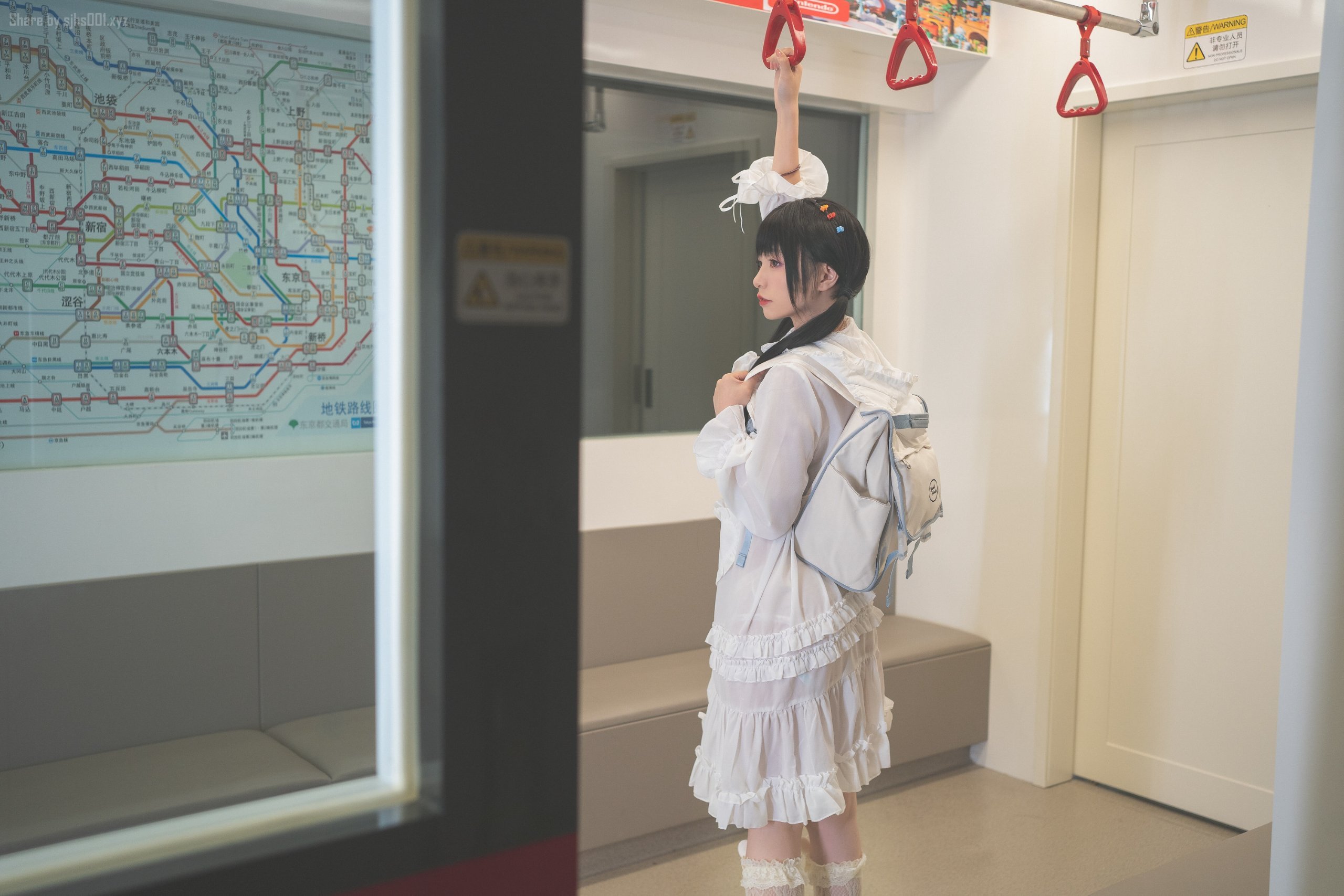 Explosive Machine Girl Meow Xiao Ji: Late Night Subway