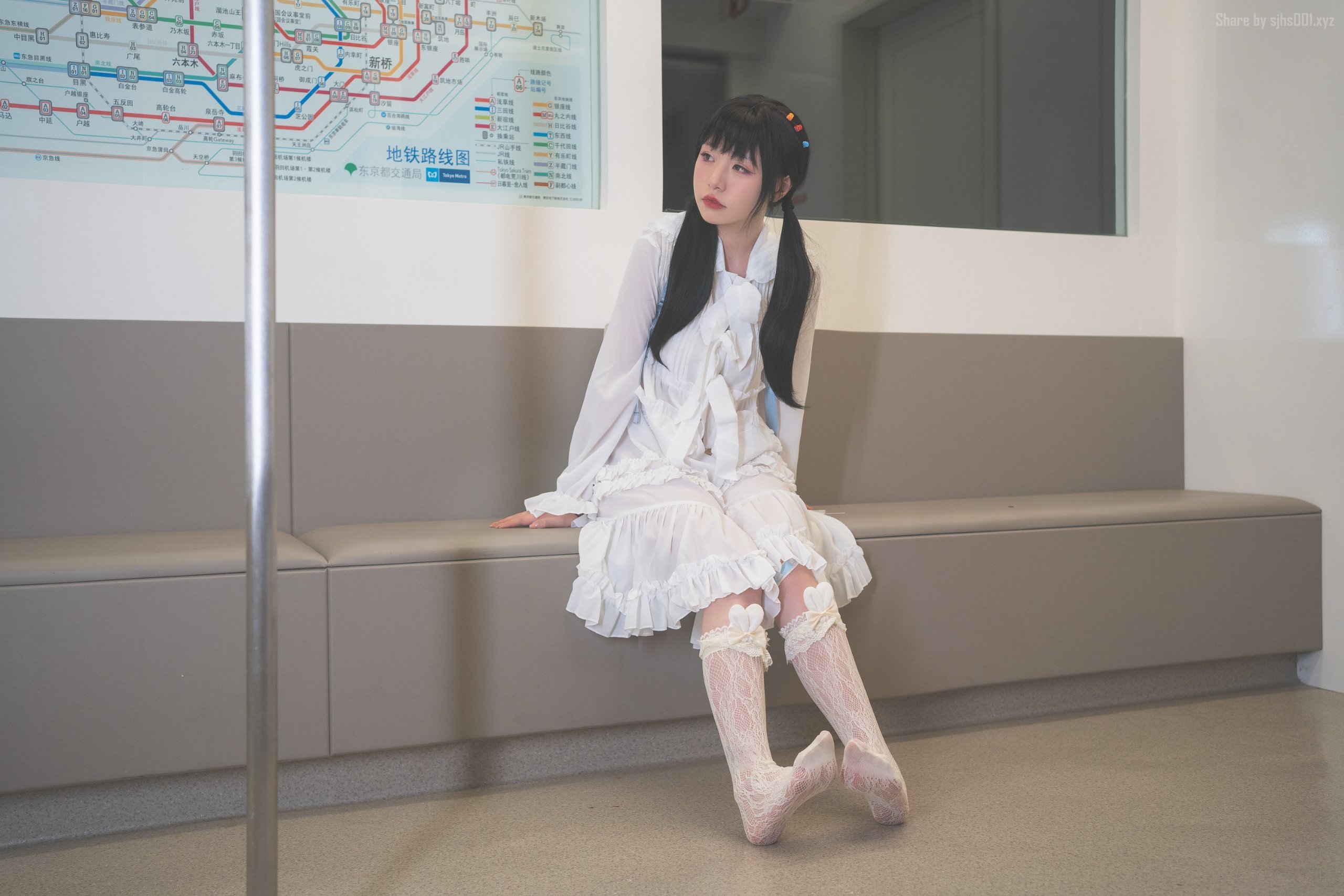 Explosive Machine Girl Meow Xiao Ji: Late Night Subway