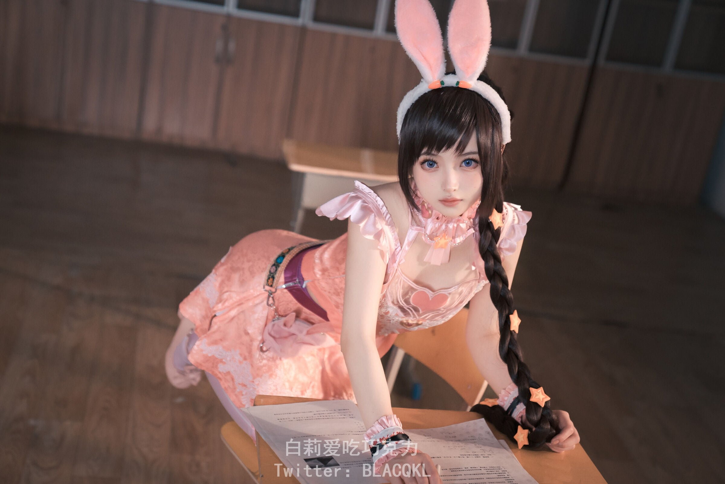 Baili loves to eat chocolate - Xiao Wu