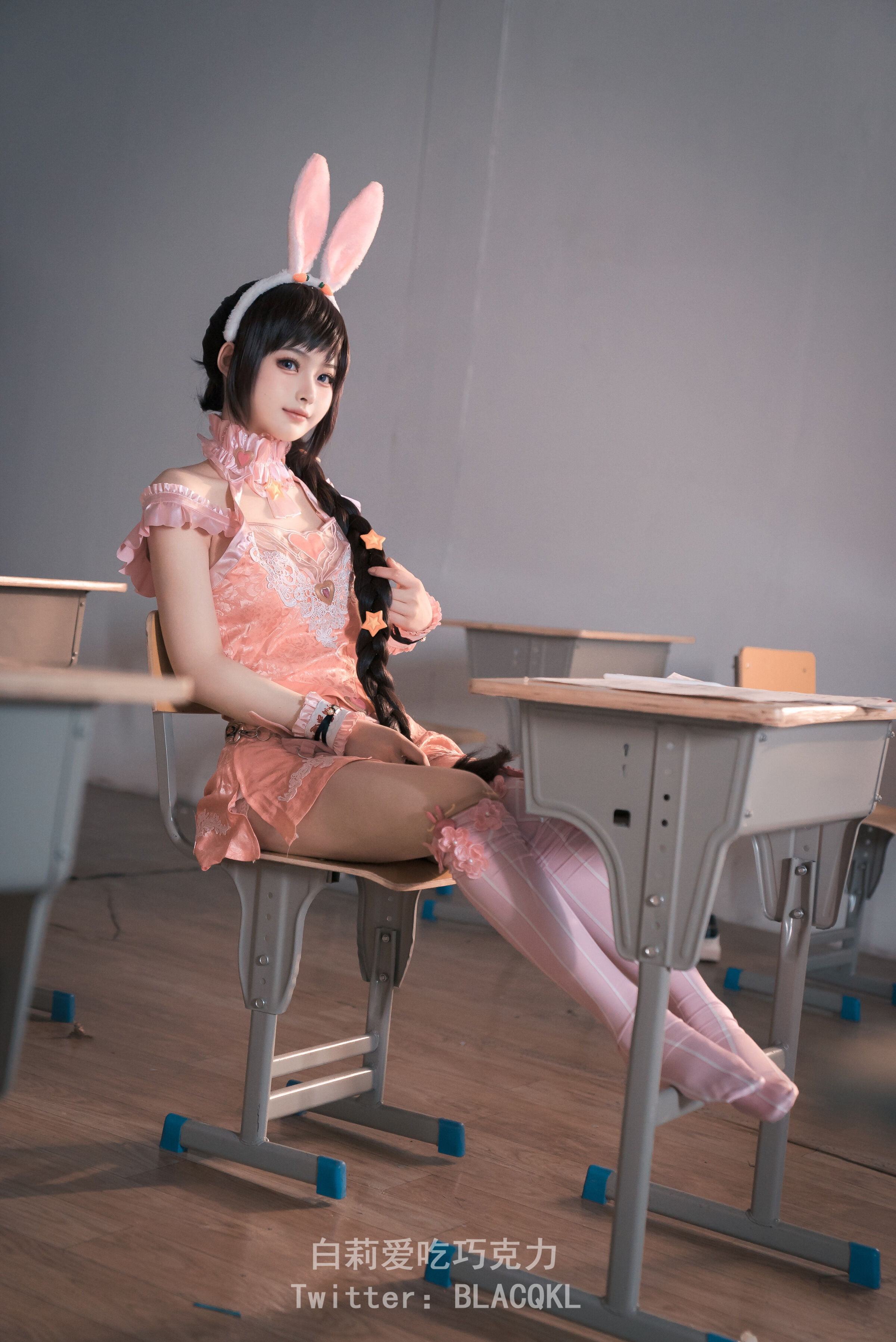 Baili loves to eat chocolate - Xiao Wu