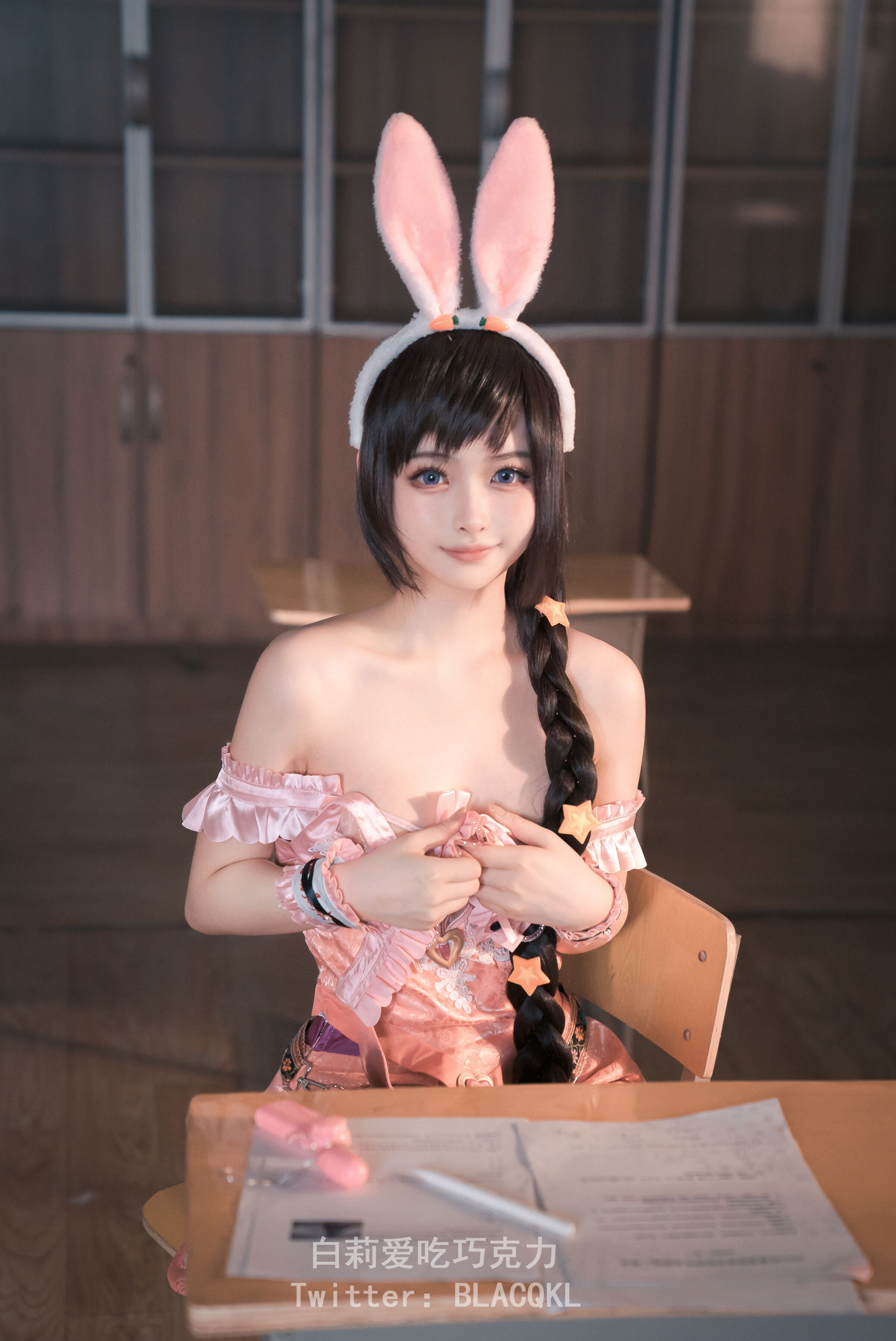 Baili loves to eat chocolate - Xiao Wu