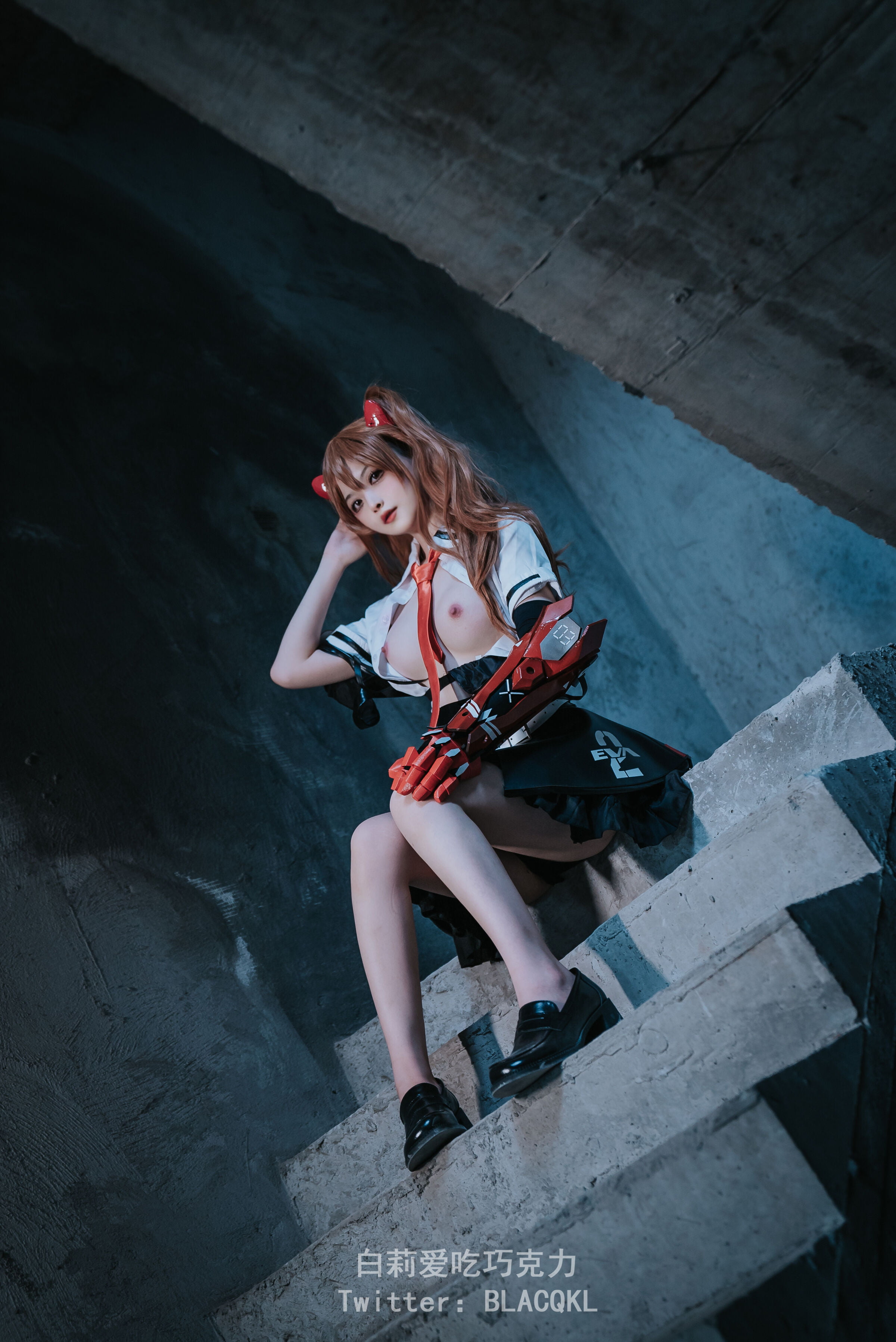 ハクリはチョコレートを食べるのが好きです - 明日香 (EVA)