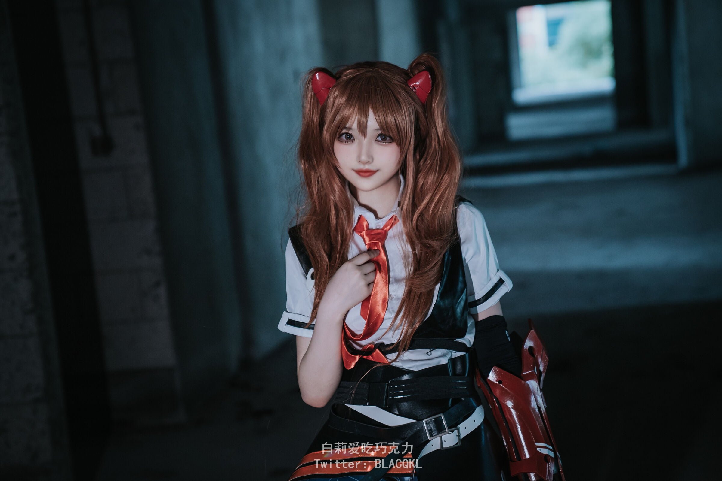 ハクリはチョコレートを食べるのが好きです - 明日香 (EVA)