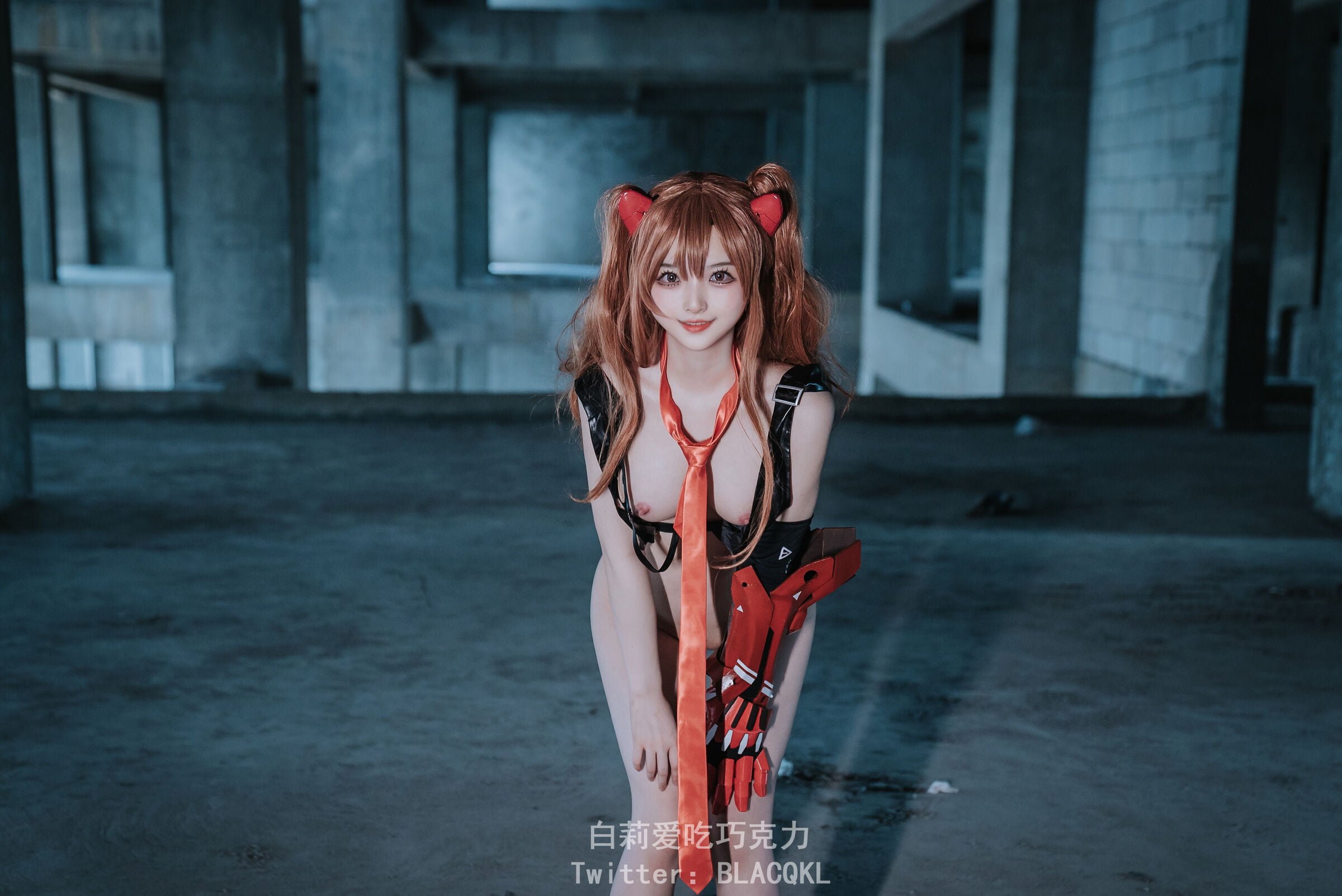 ハクリはチョコレートを食べるのが好きです - 明日香 (EVA)