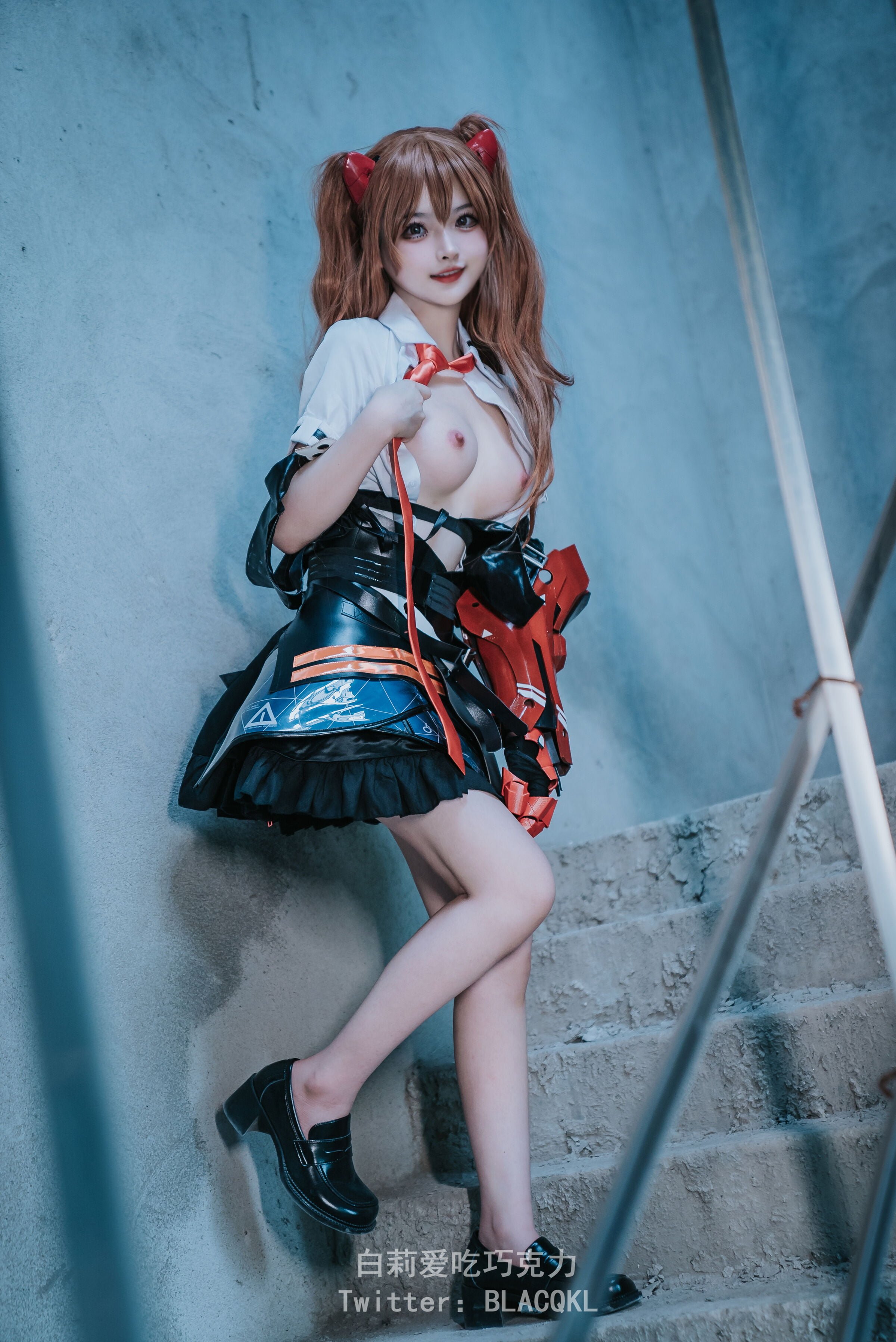 ハクリはチョコレートを食べるのが好きです - 明日香 (EVA)