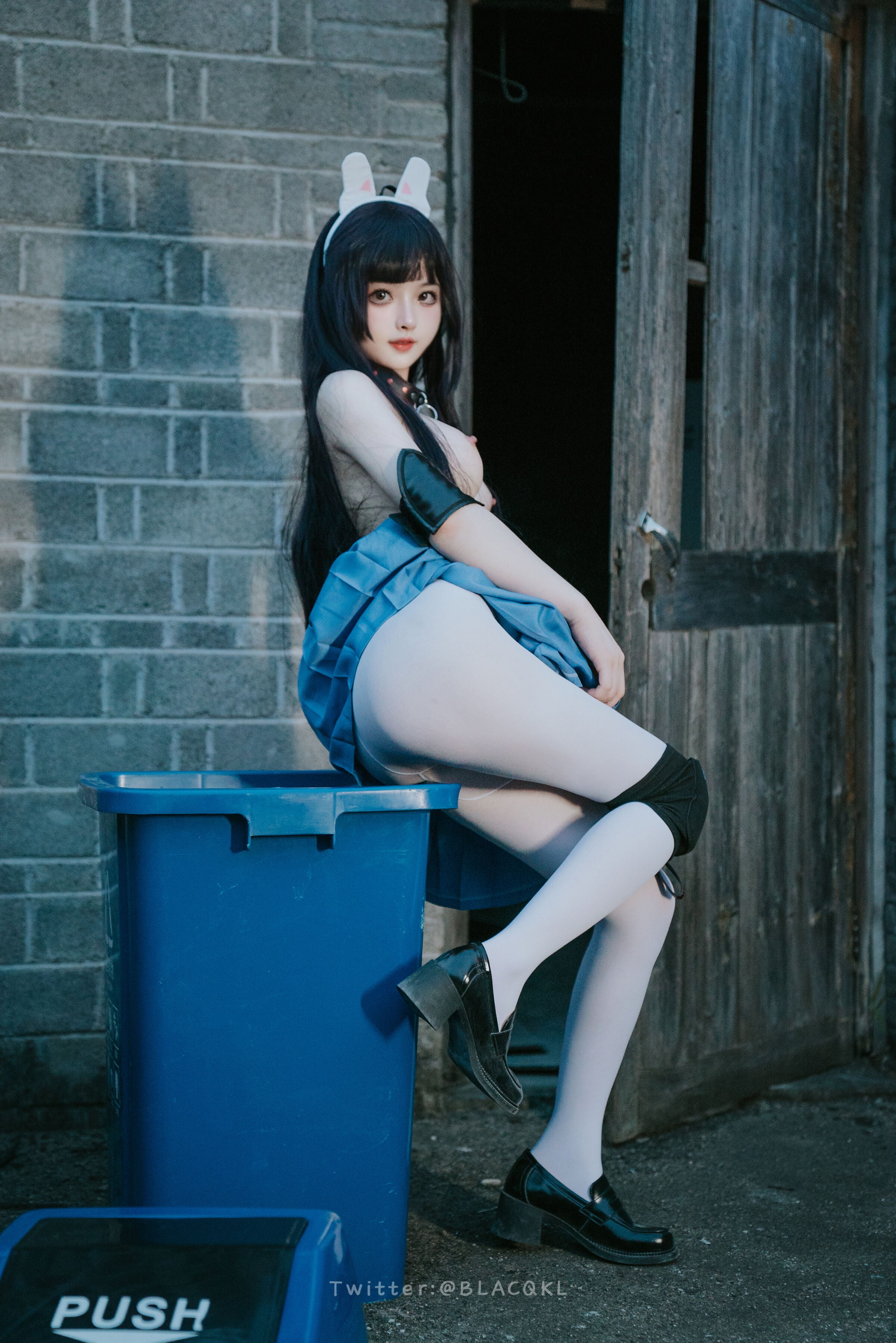 白莉は巧克力を食べるのが好き - 霞沢ミユ