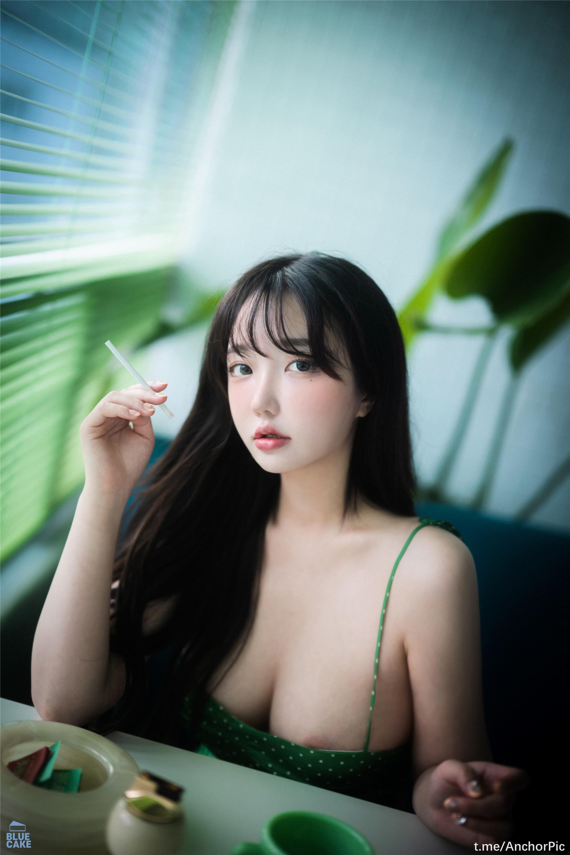 BLUECAKE] 孫藝銀 (손예은) - Nothing RED 104P
