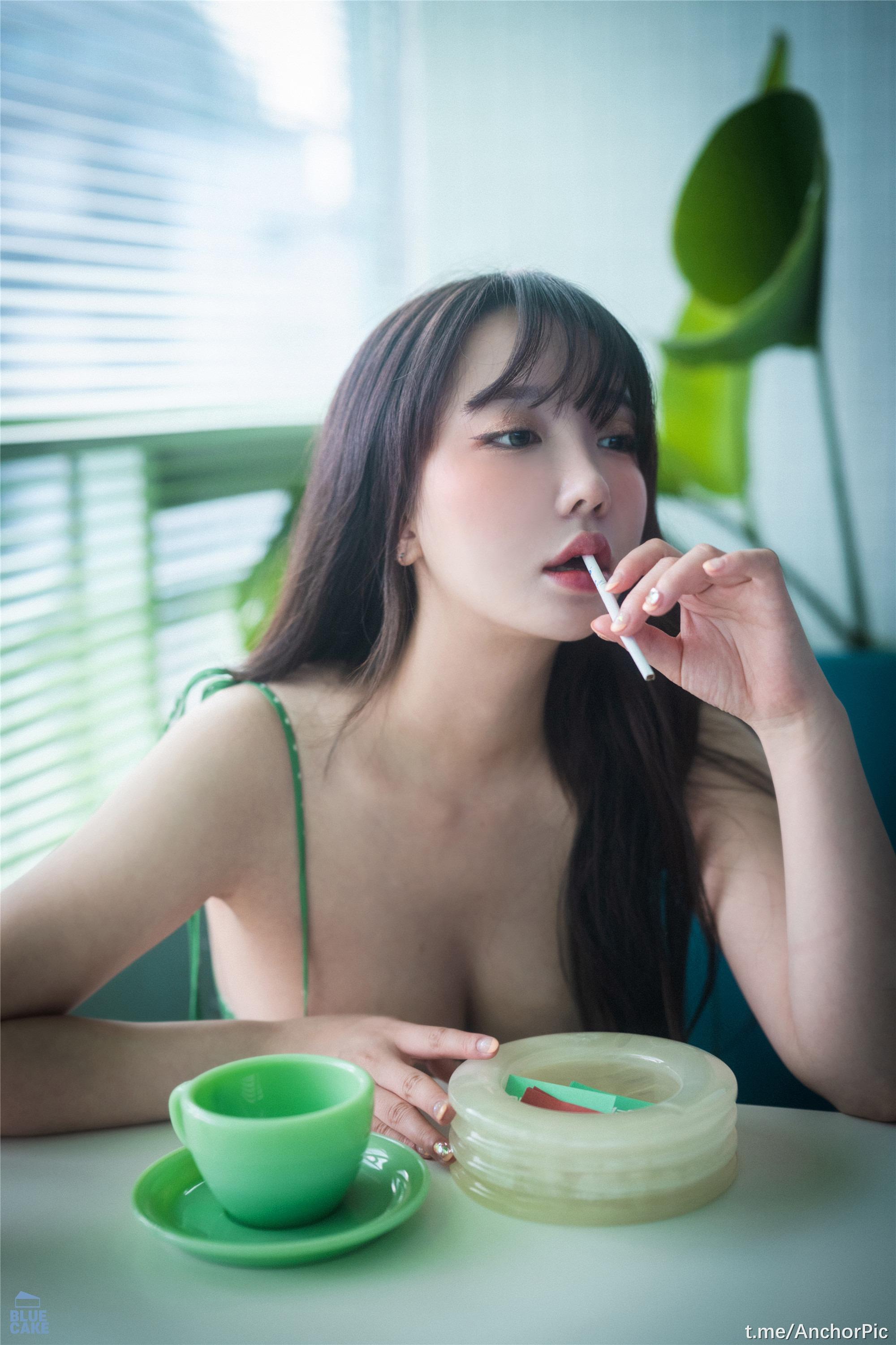 [BLUECAKE] Son Ye Eun (손예은) - Nothing RED 104P