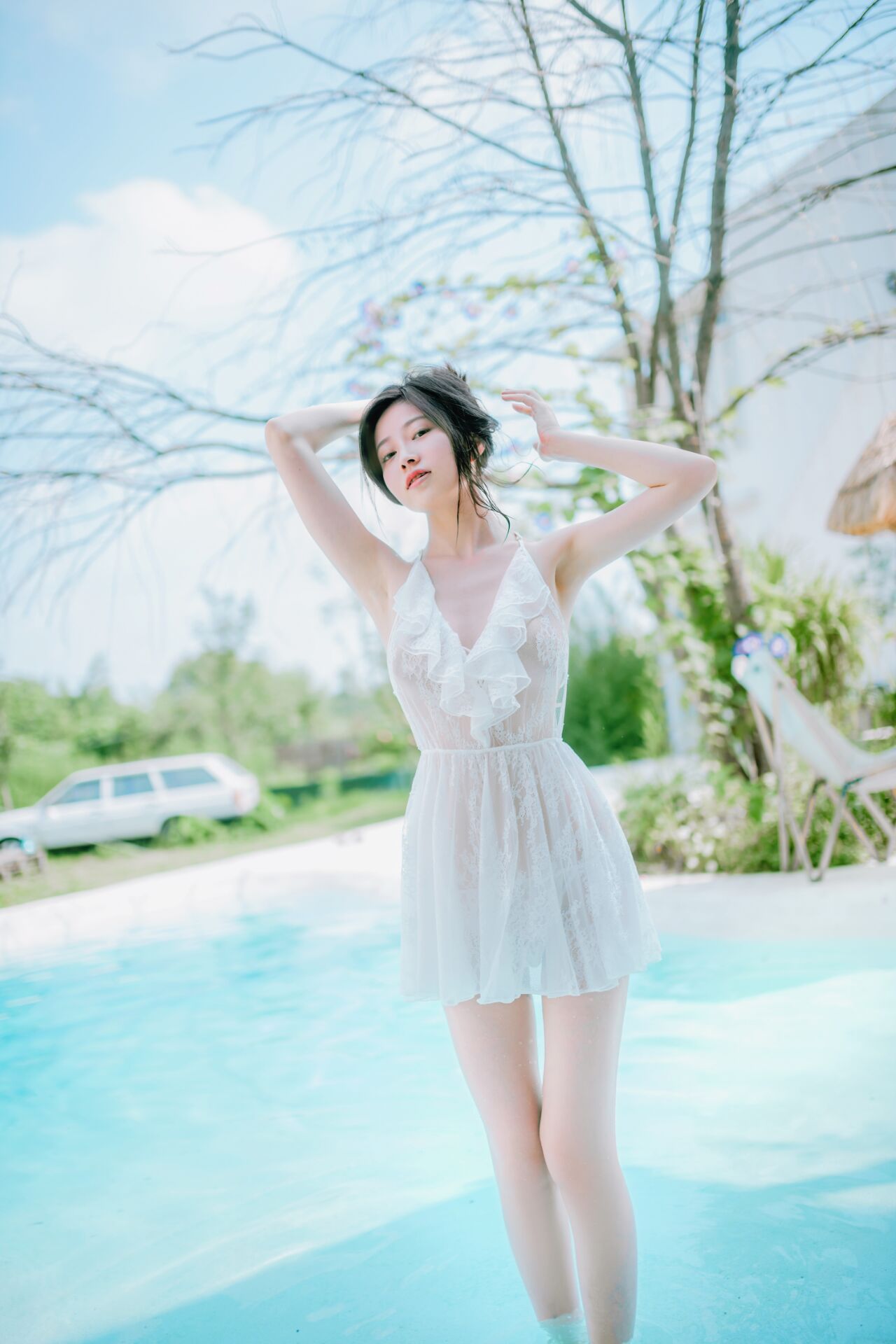 Niên Niên - Bể bơi mùa hè giới hạn