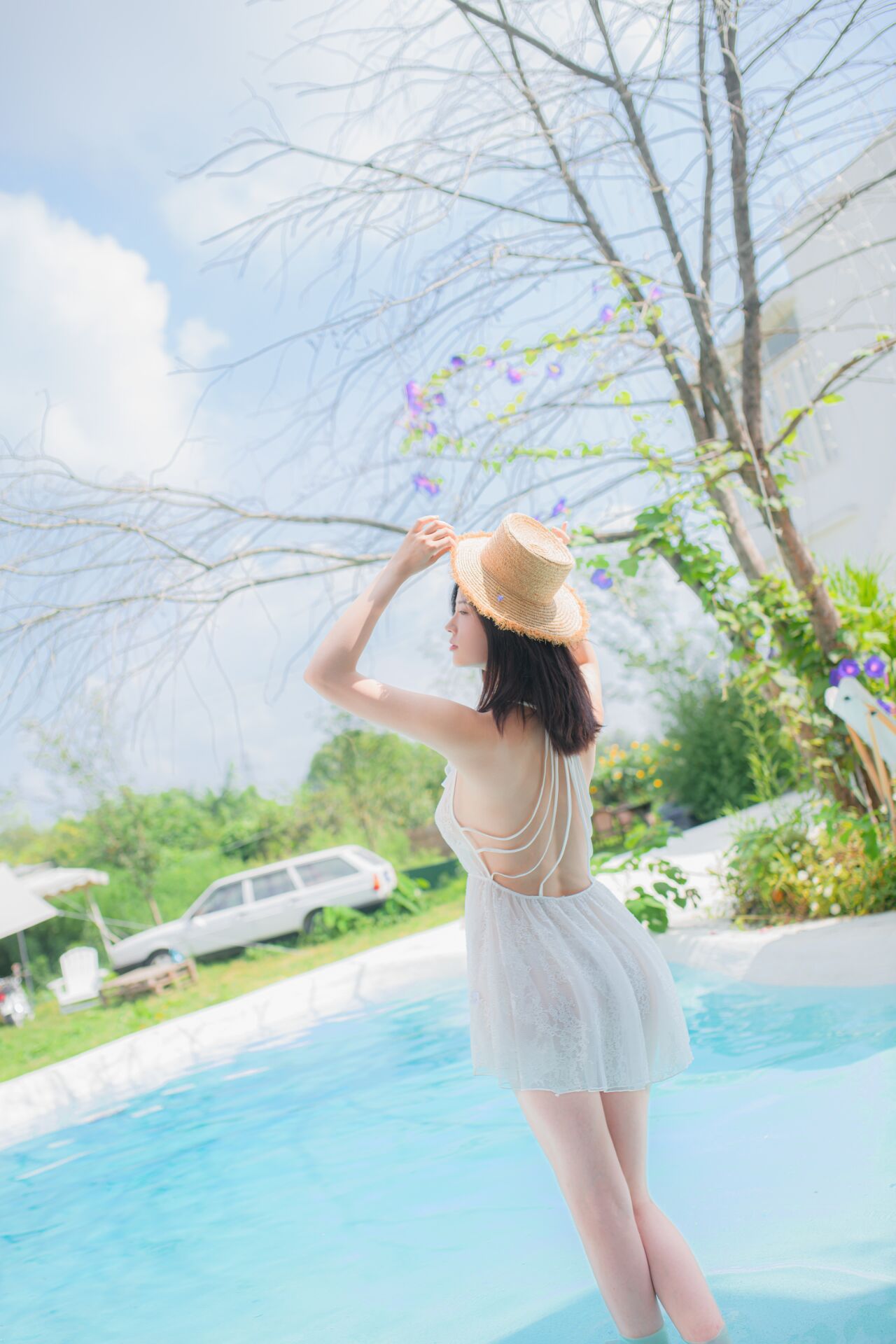 Niên Niên - Bể bơi mùa hè giới hạn