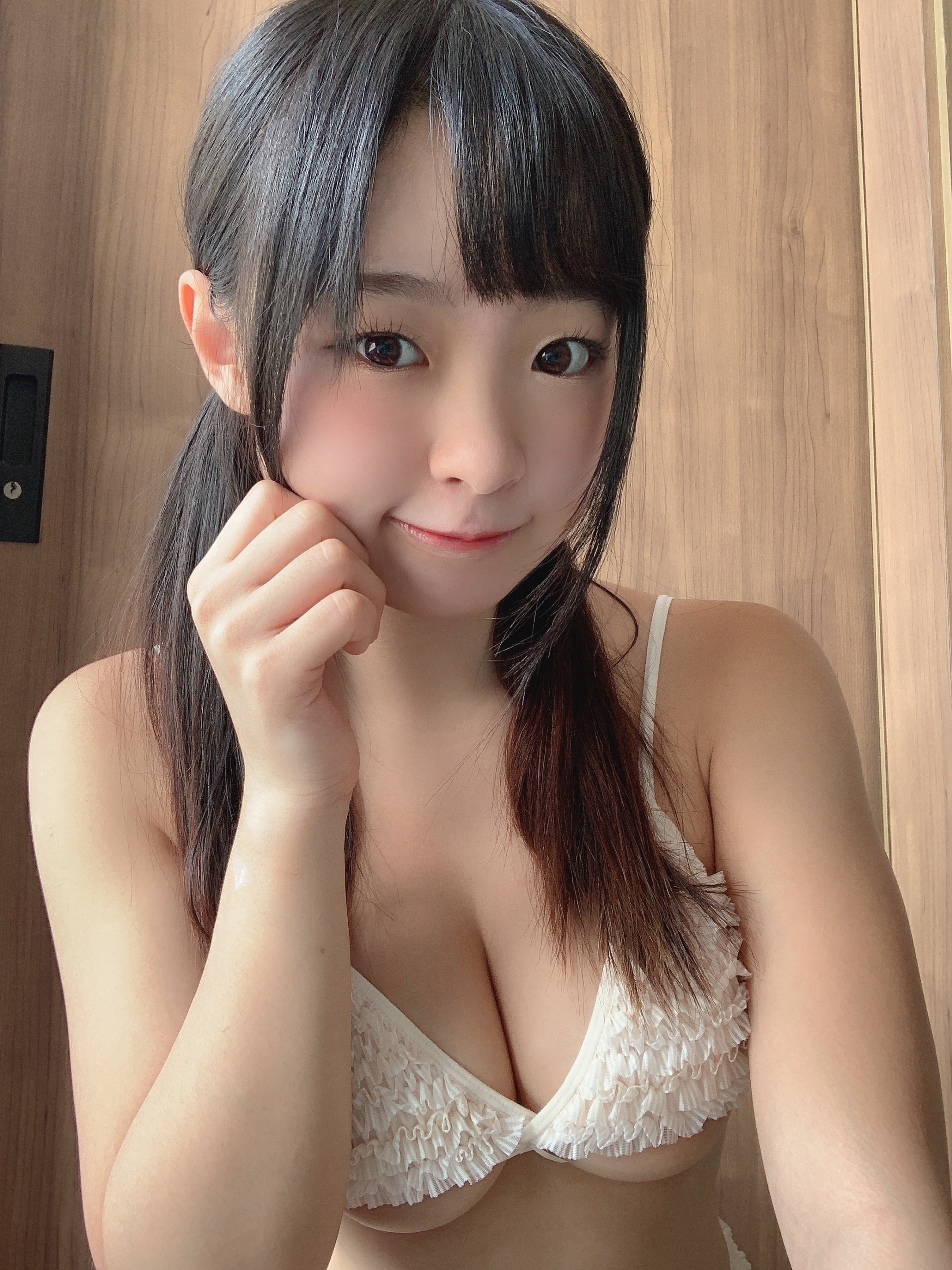 Littlesshine晴兒「千張邪惡豔照」被瘋傳港童顏網紅認了是本人 | 94寫真SEO精選