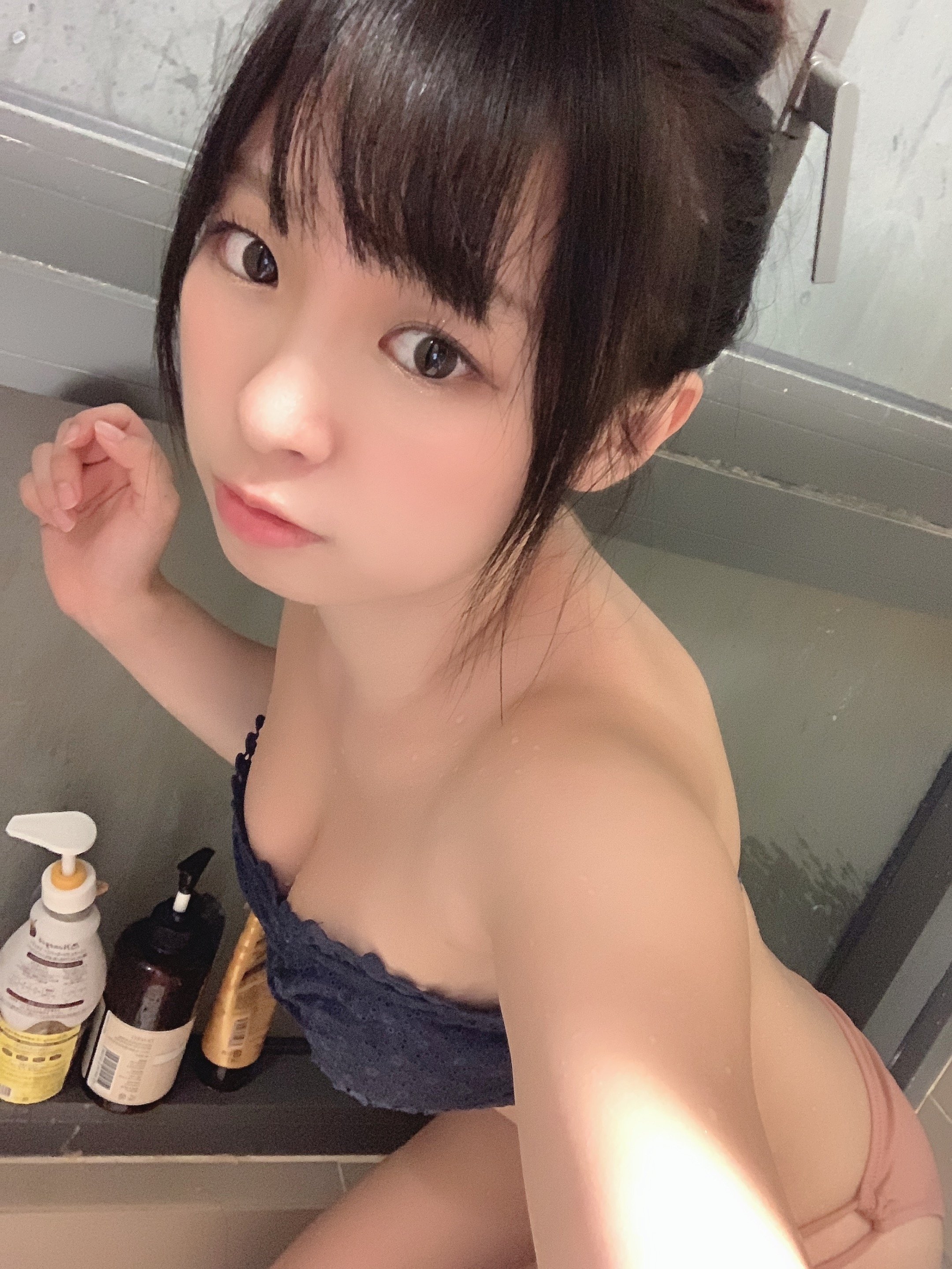 Littlesshine晴兒「千張邪惡豔照」被瘋傳港童顏網紅認了是本人 | 94写真SEO精选