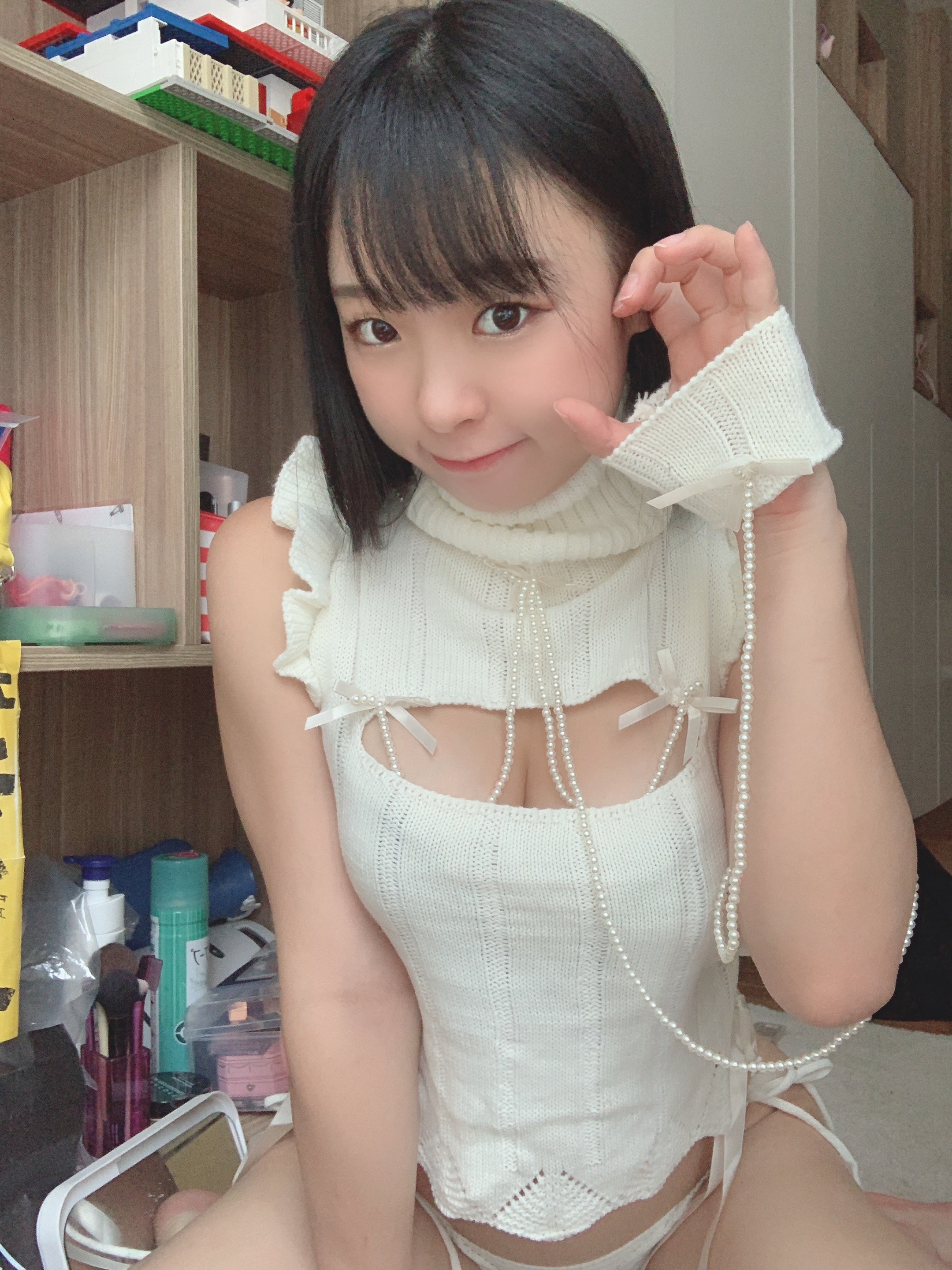 Littlesshine晴兒「千張邪惡豔照」被瘋傳港童顏網紅認了是本人 | 94寫真SEO精選