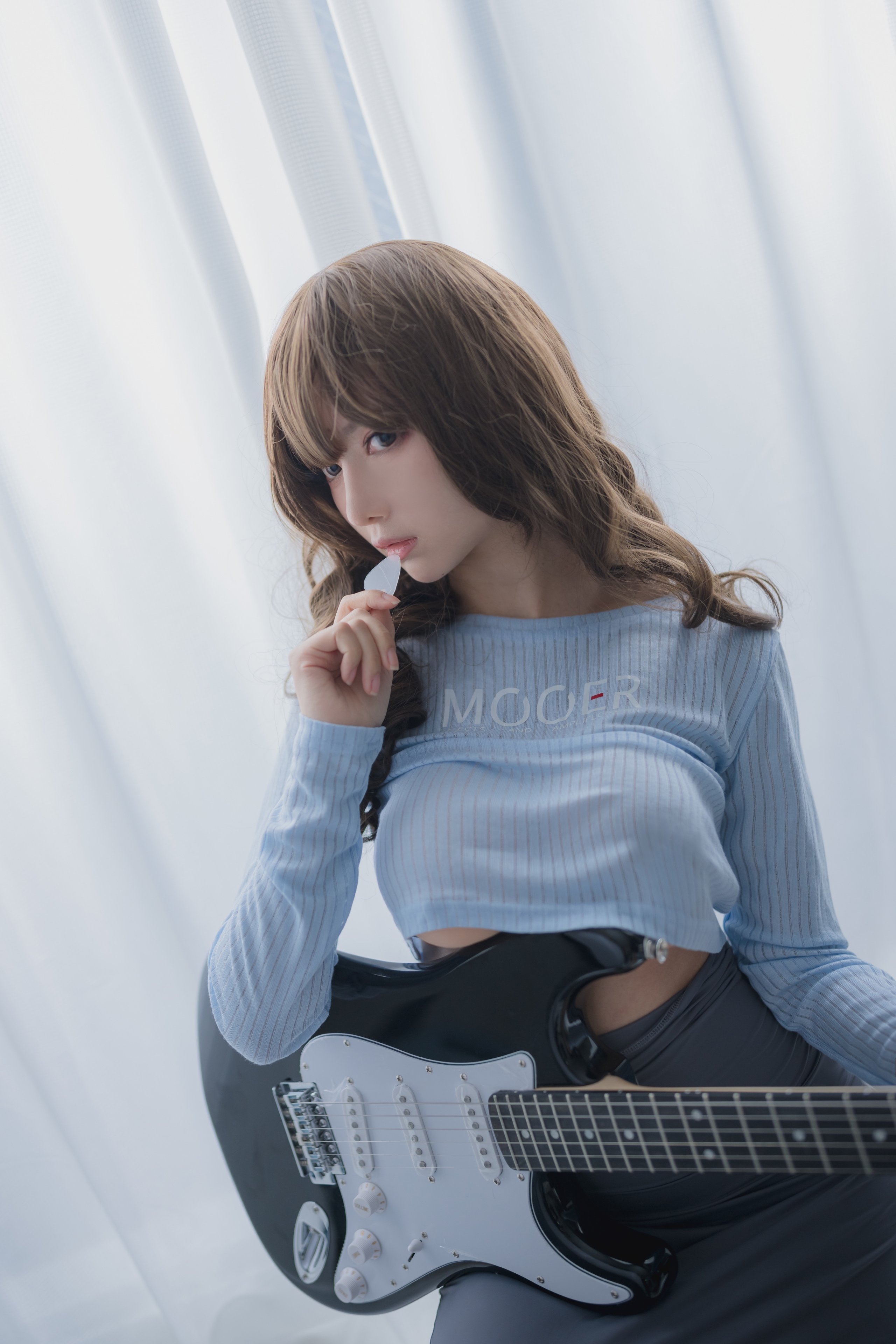 シカ小鹿鹿 - ギター妹