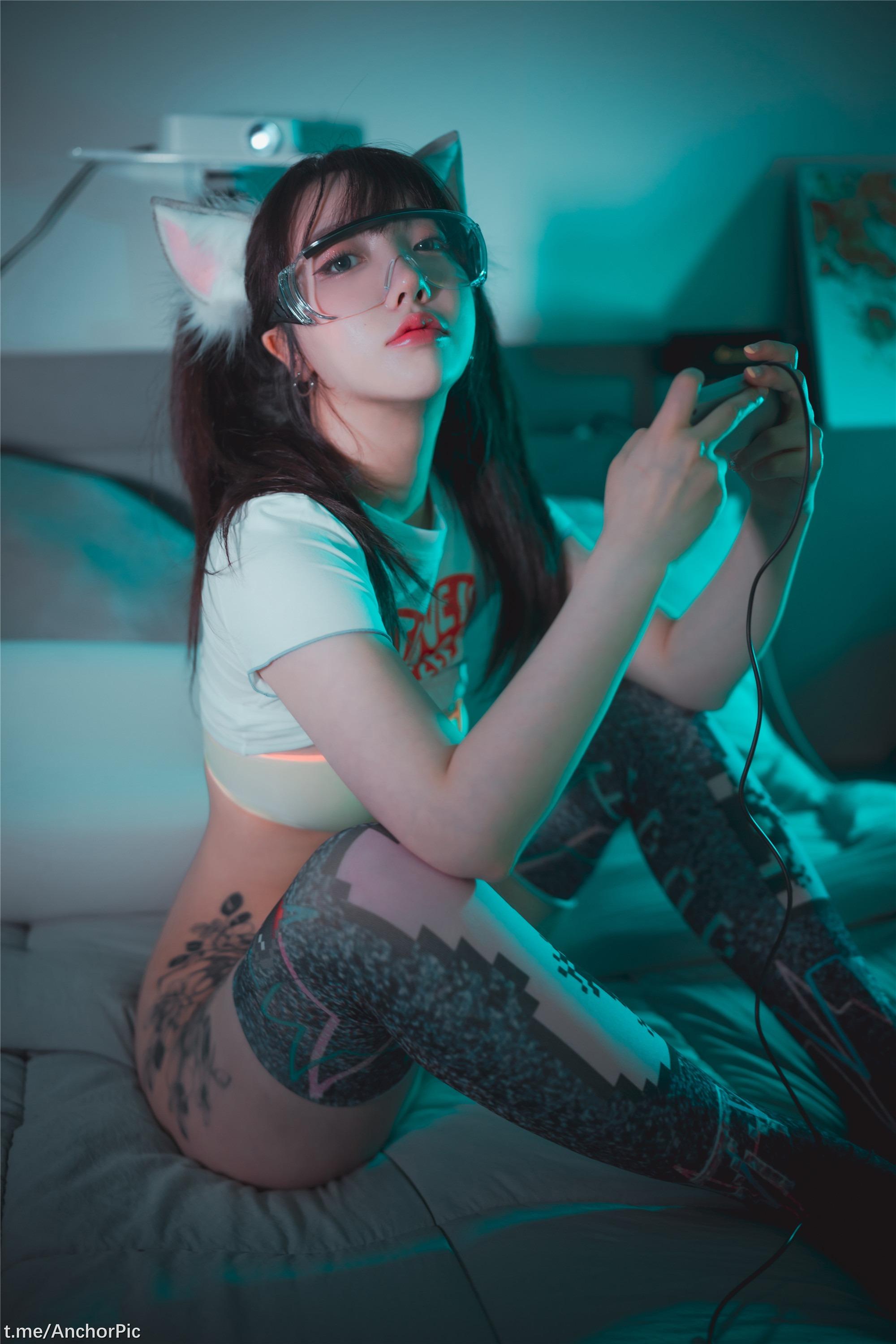 DJAWA Photo – Son Ye-Eun (손예은): Retro Gaming Girl 133P