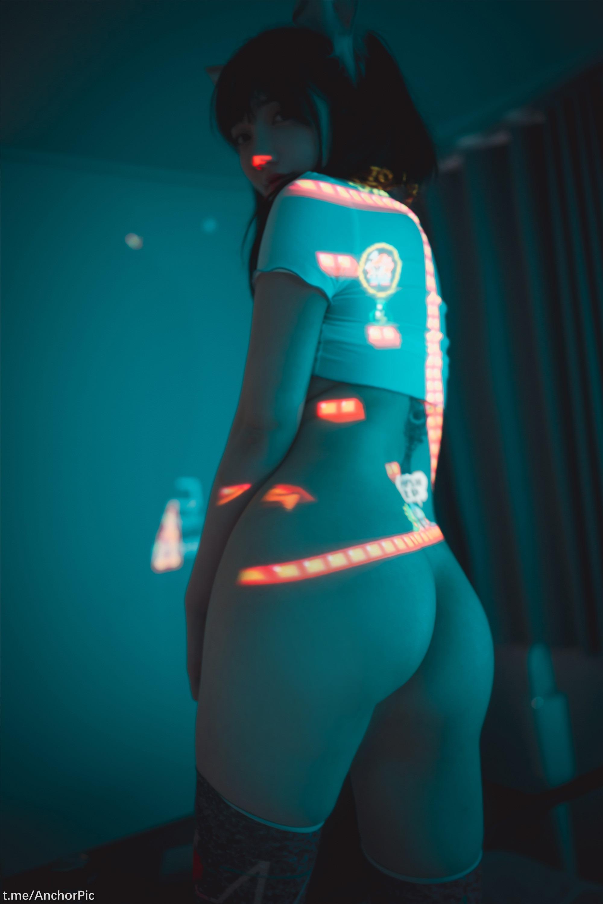 DJAWA Photo – Son Ye-Eun: Retro Gaming Girl 133P