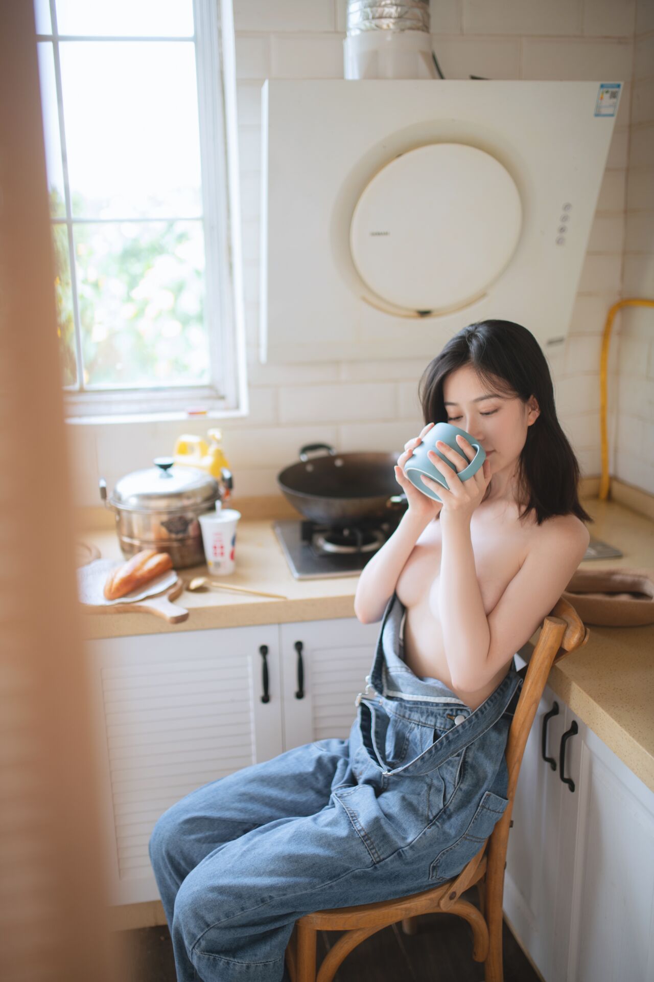 Niên Niên 《Quần yếm》