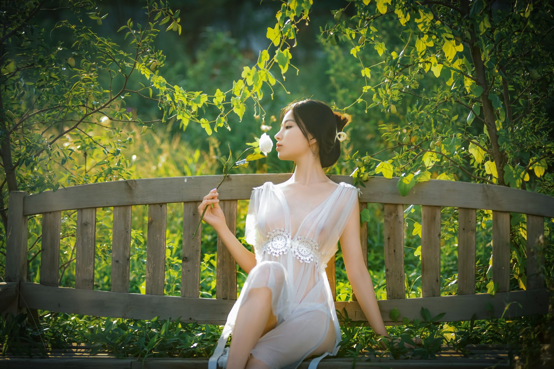 年年《神明之女》