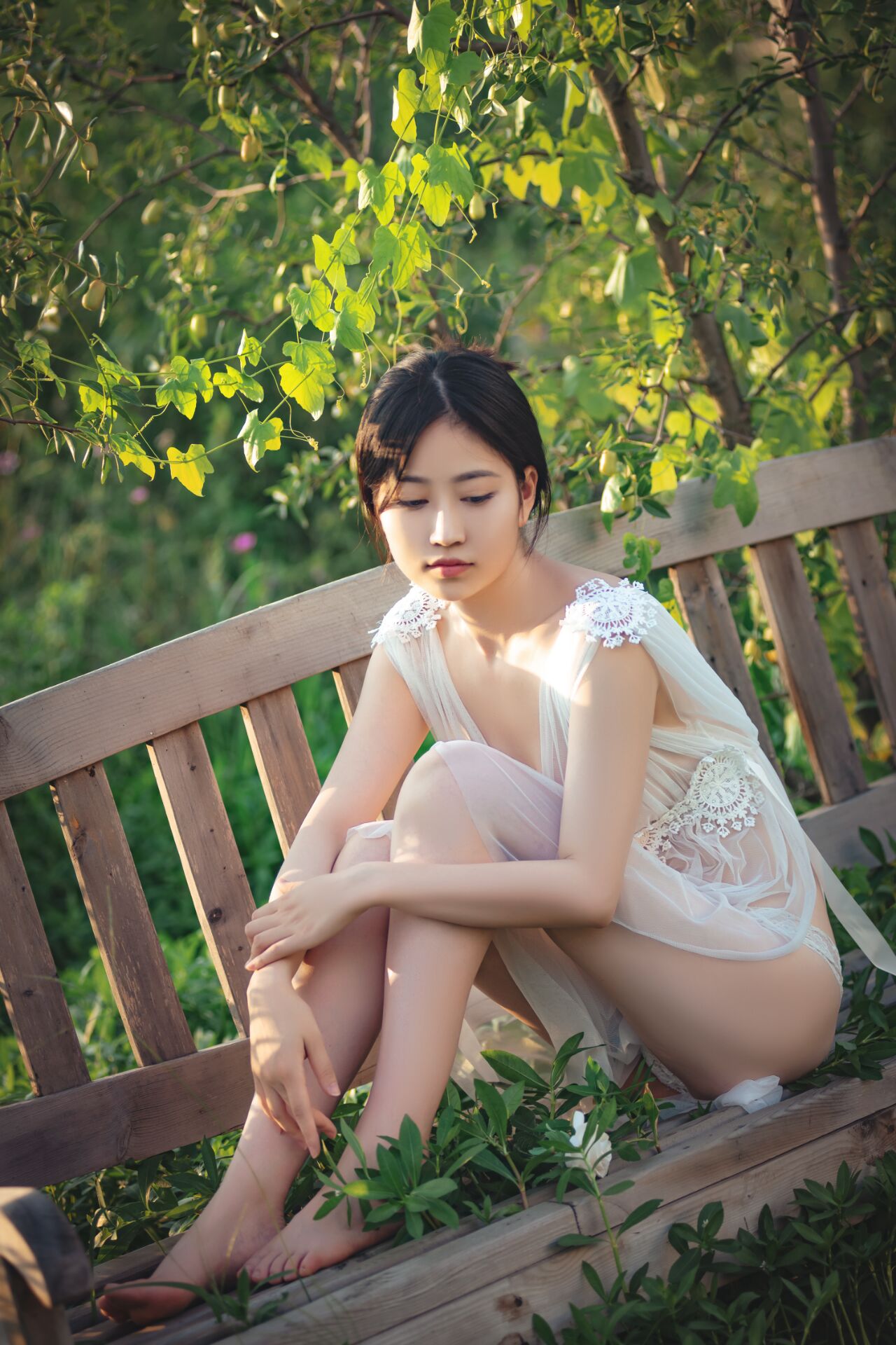 Niên Niên 《Thần Minh Chi Nữ》