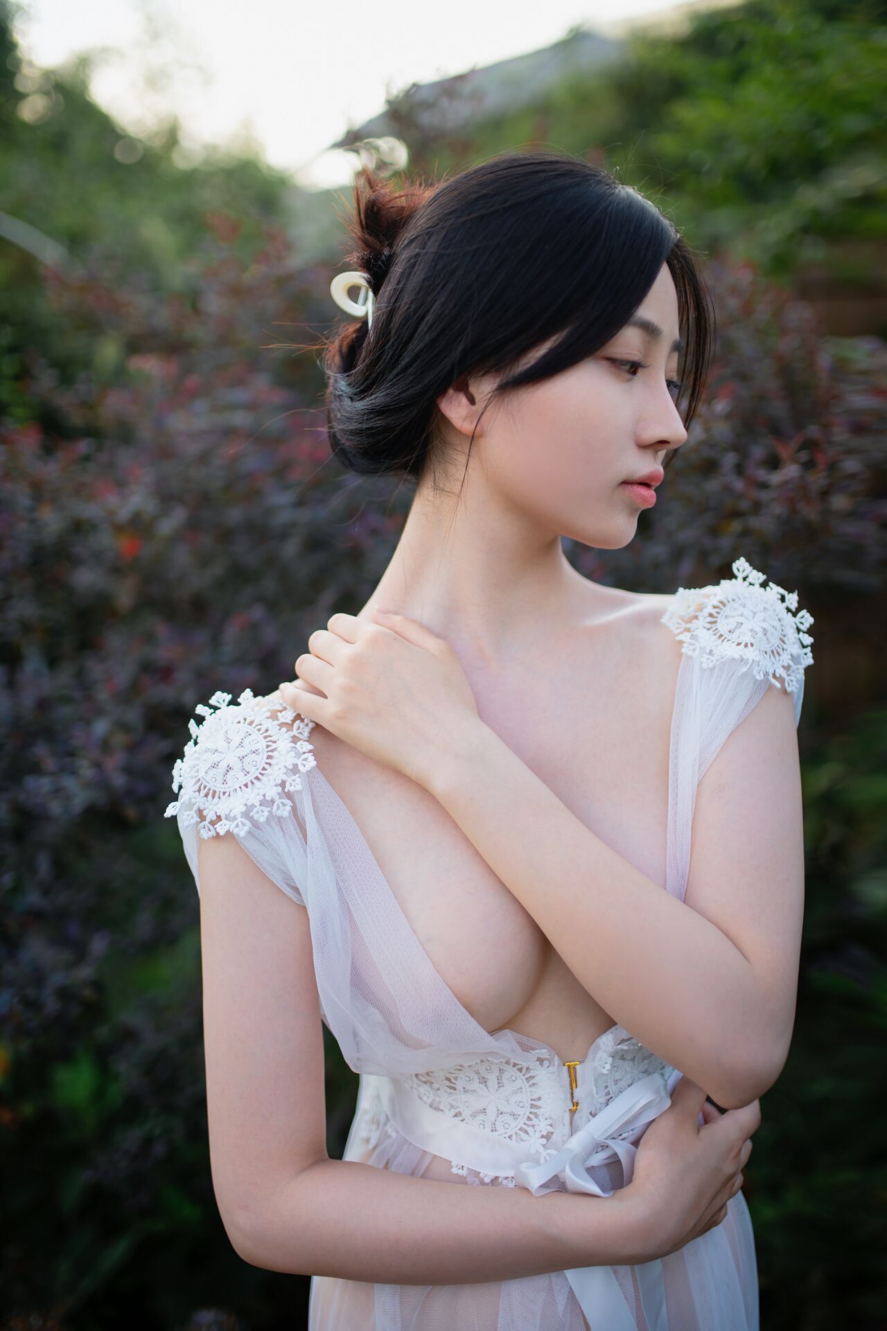 년년 《신명지녀》