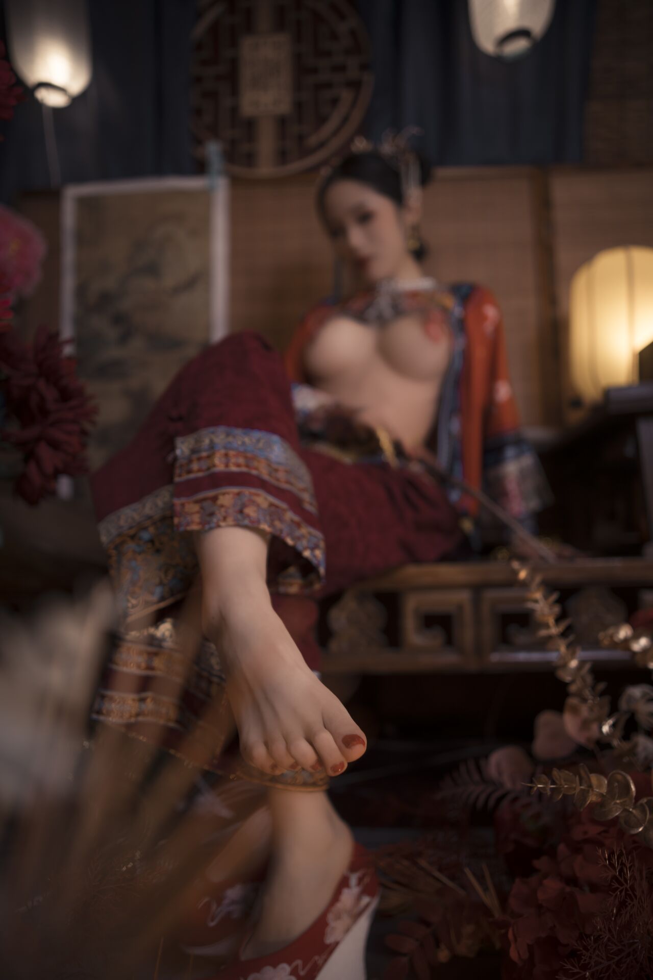 Titanium alloy TiTi: Qing Palace Costumes