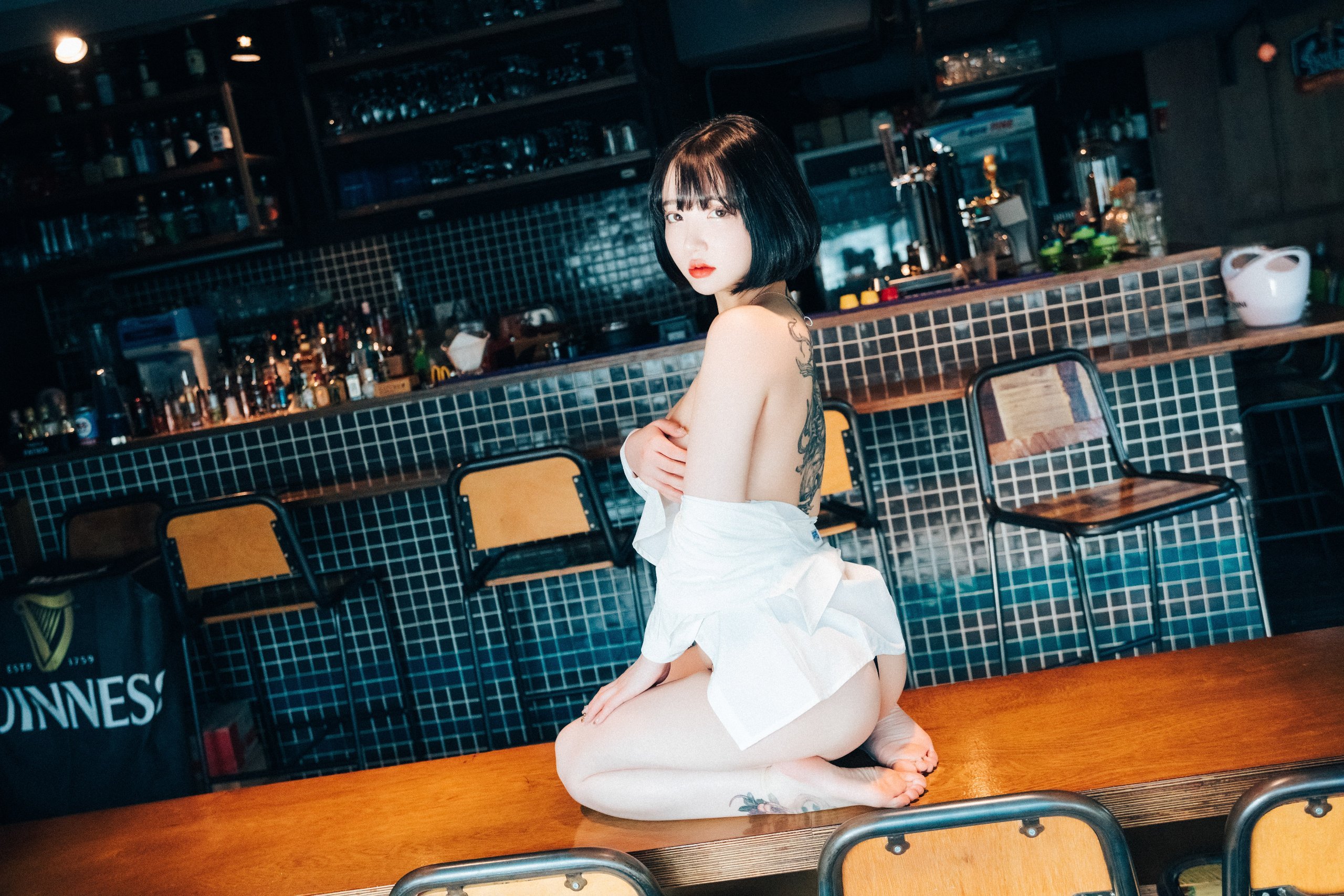 ลูซี่] เยอึน - เทนเต็ด เลิฟ บาร์