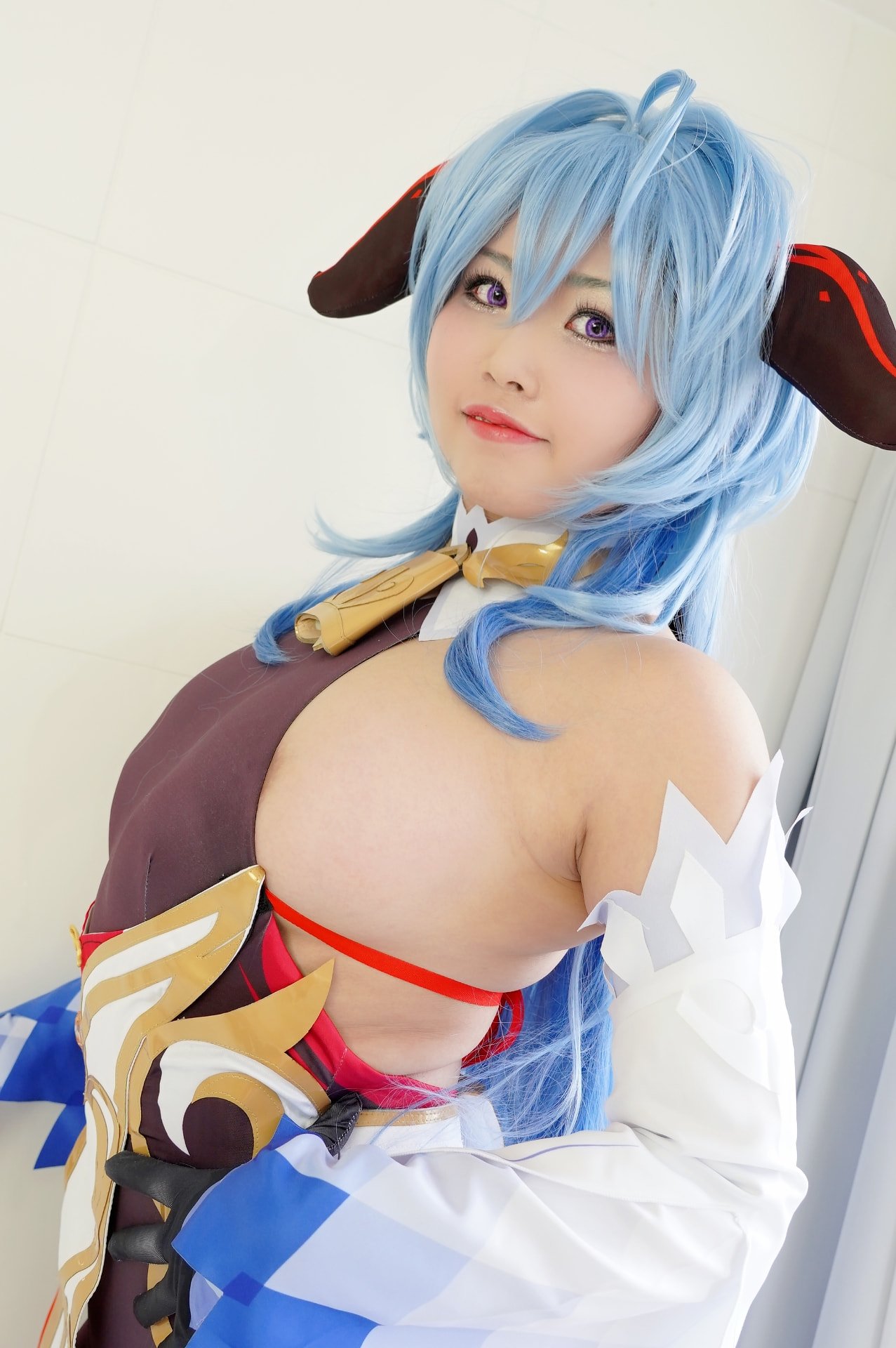 [SAD-131] [白餡堂] Hカップ爆乳蹂躙！メートルオーバーのデカ乳長身レイヤー拘束調教3P 原〇甘〇