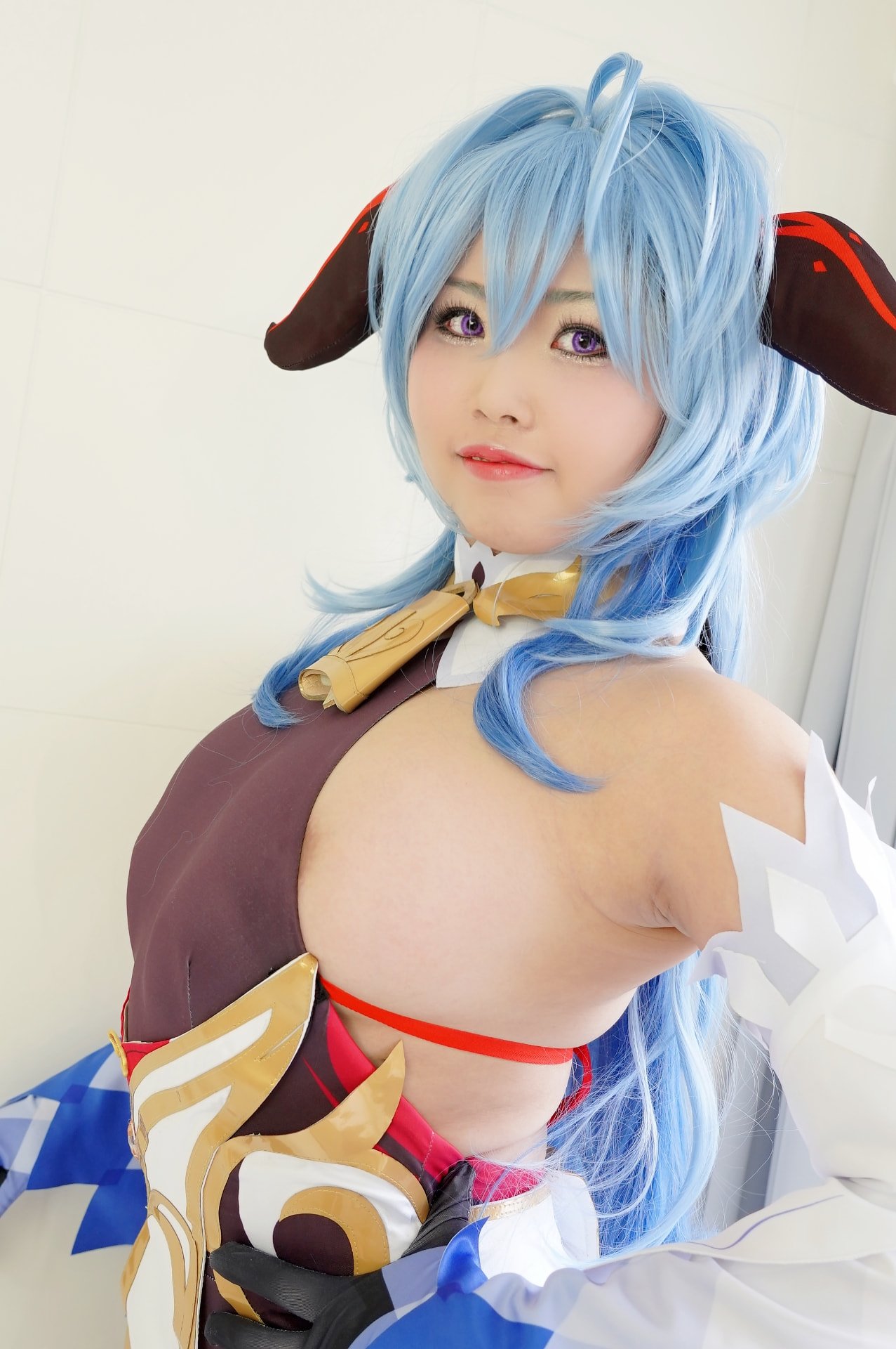 [SAD-131] [白餡堂] Hカップ爆乳蹂躙！メートルオーバーのデカ乳長身レイヤー拘束調教3P 原〇甘〇