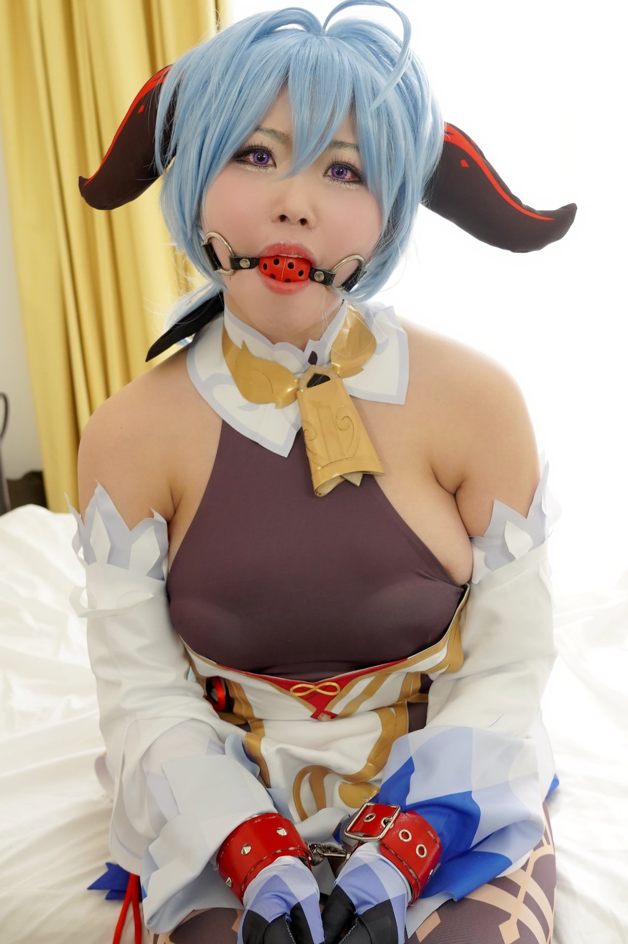 [SAD-131] [白餡堂] Hカップ爆乳蹂躙！メートルオーバーのデカ乳長身レイヤー拘束調教3P 原〇甘〇